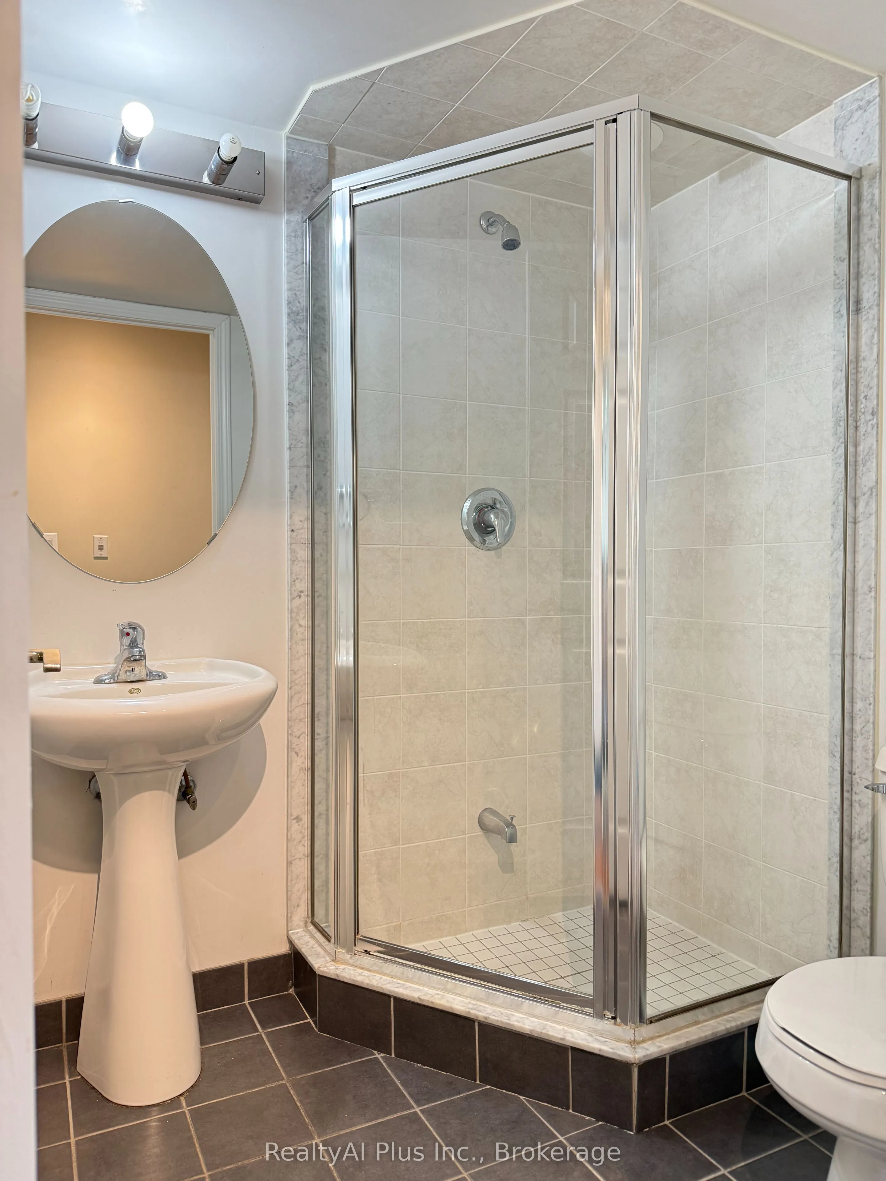 5500 Yonge Street #608