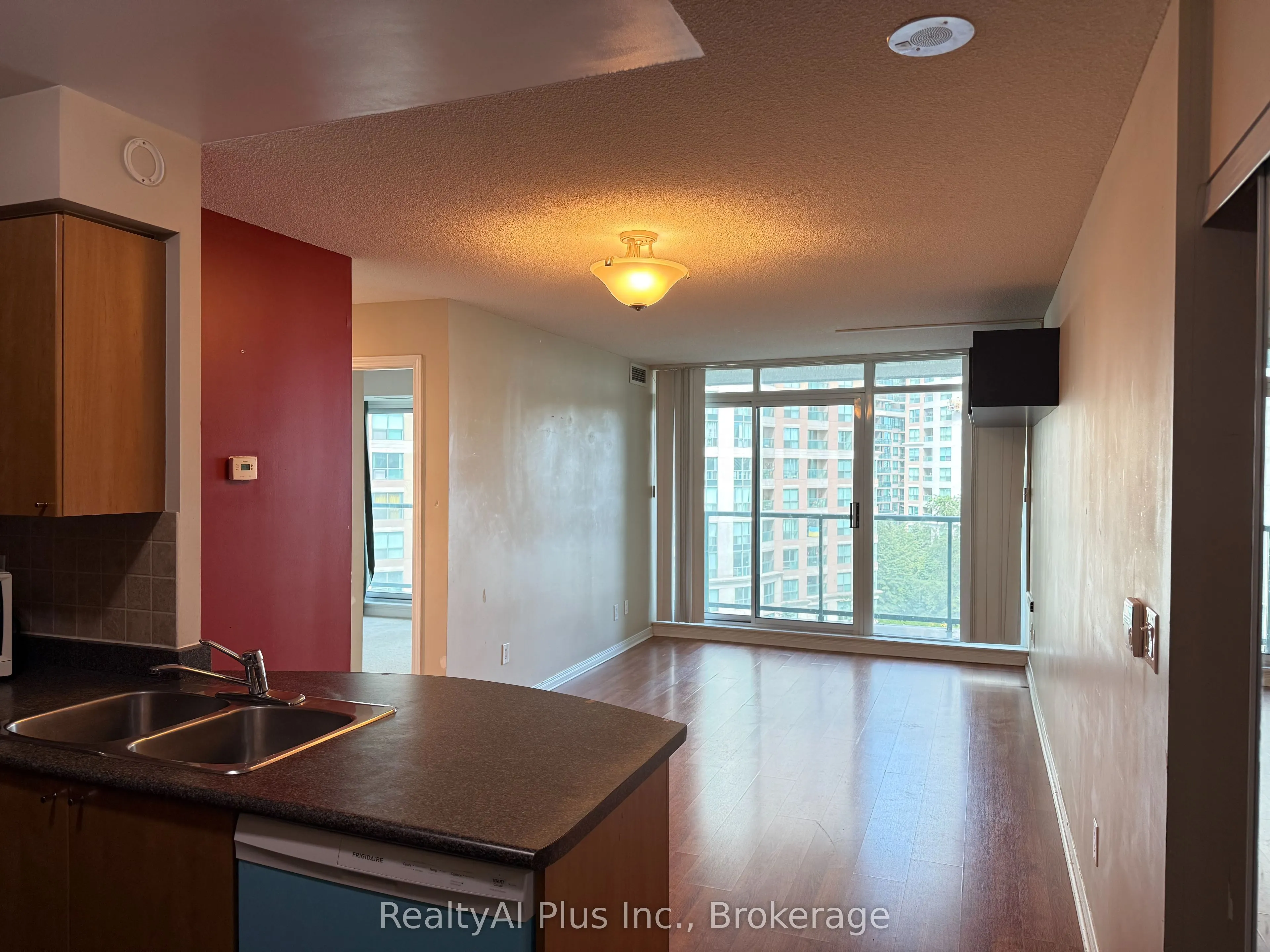 5500 Yonge Street #608
