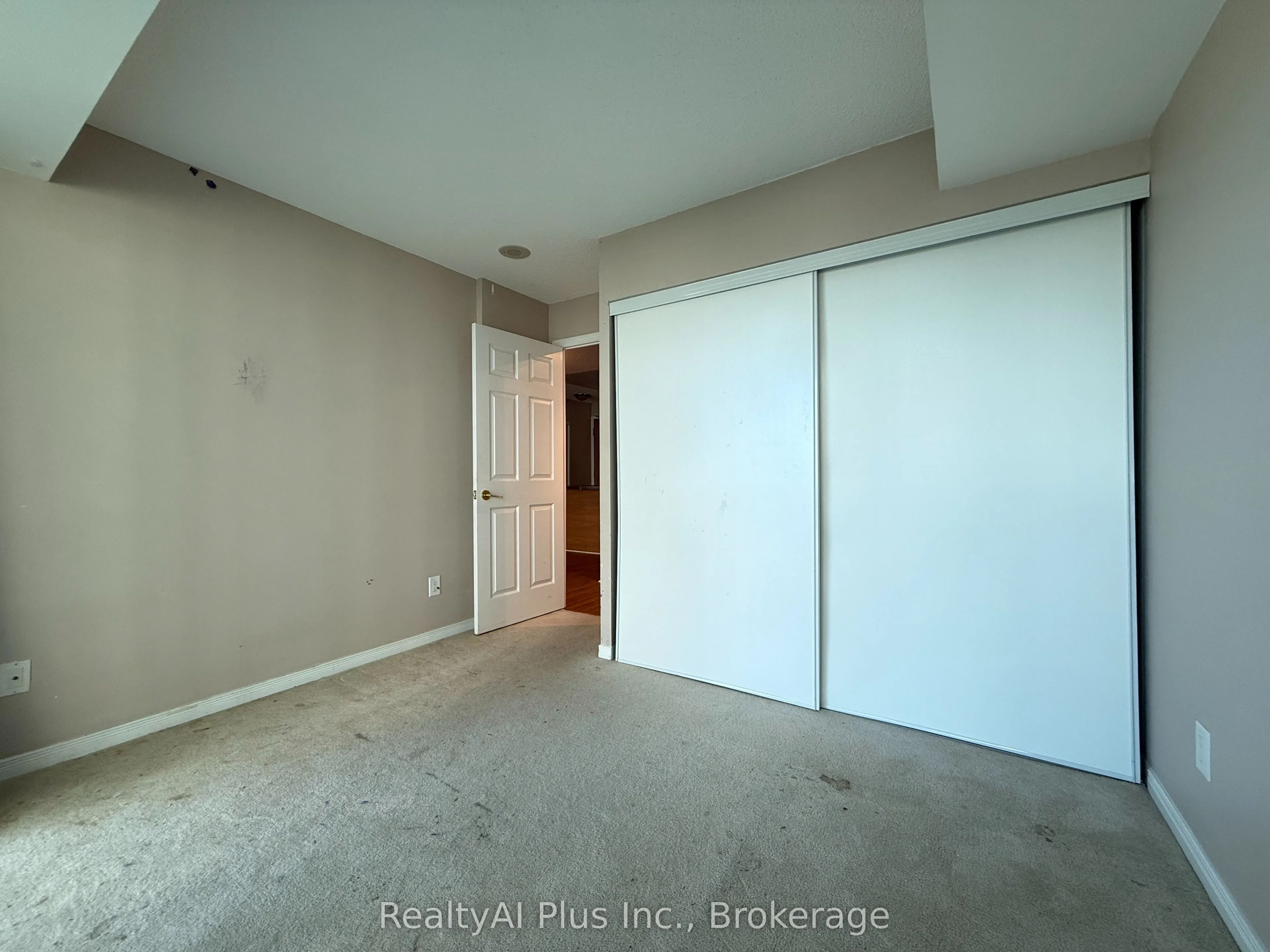 5500 Yonge Street #608