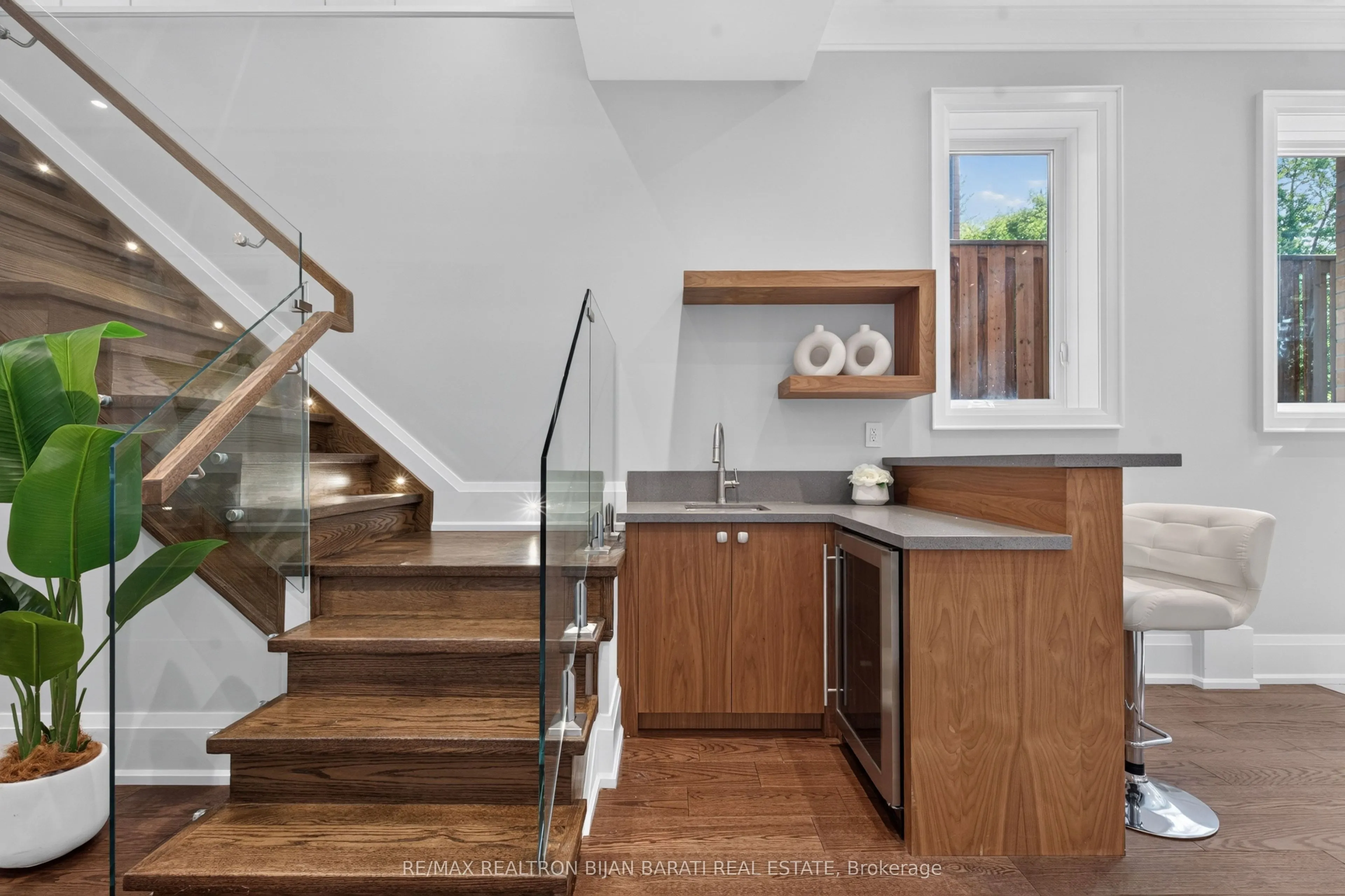 111 Kingsdale Avenue