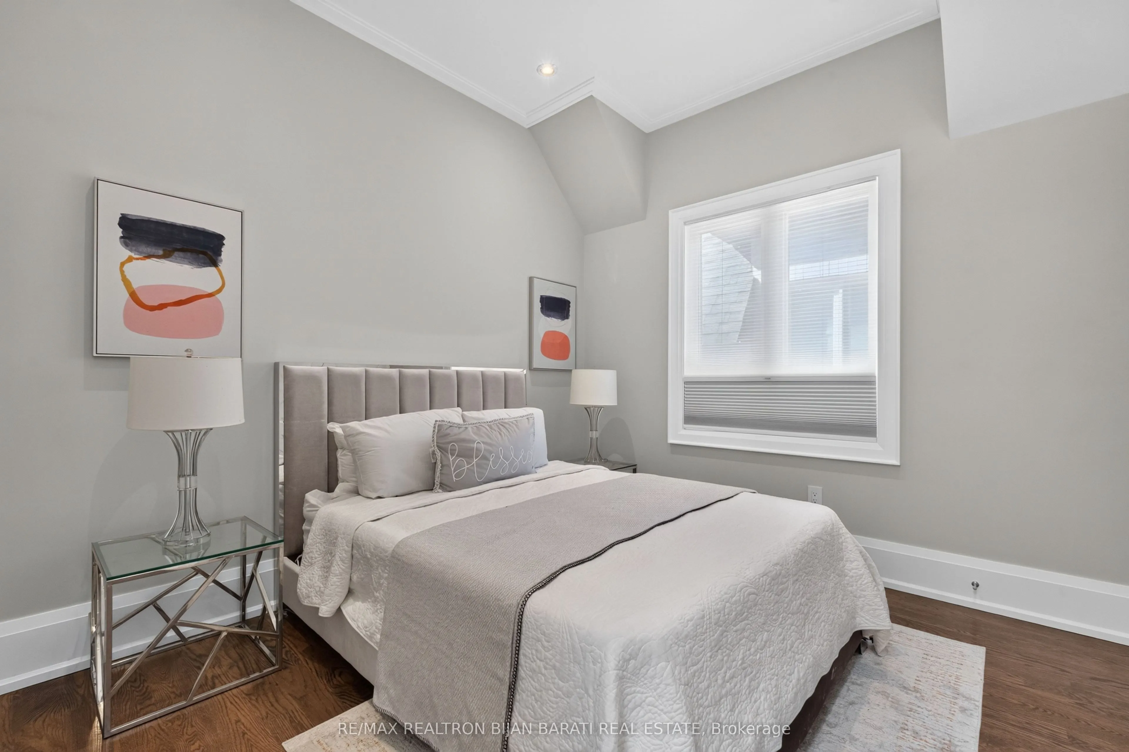 111 Kingsdale Avenue