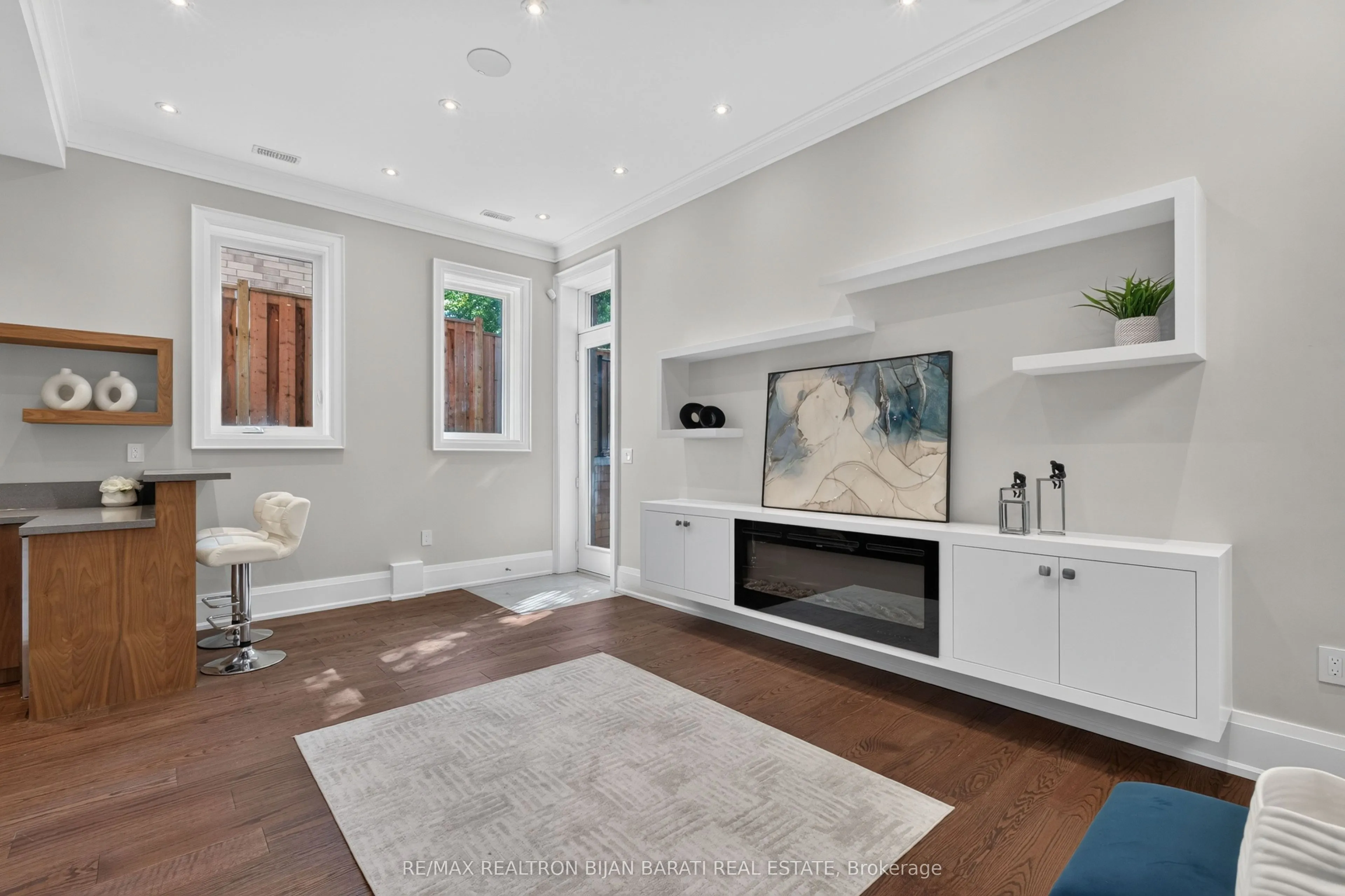 111 Kingsdale Avenue