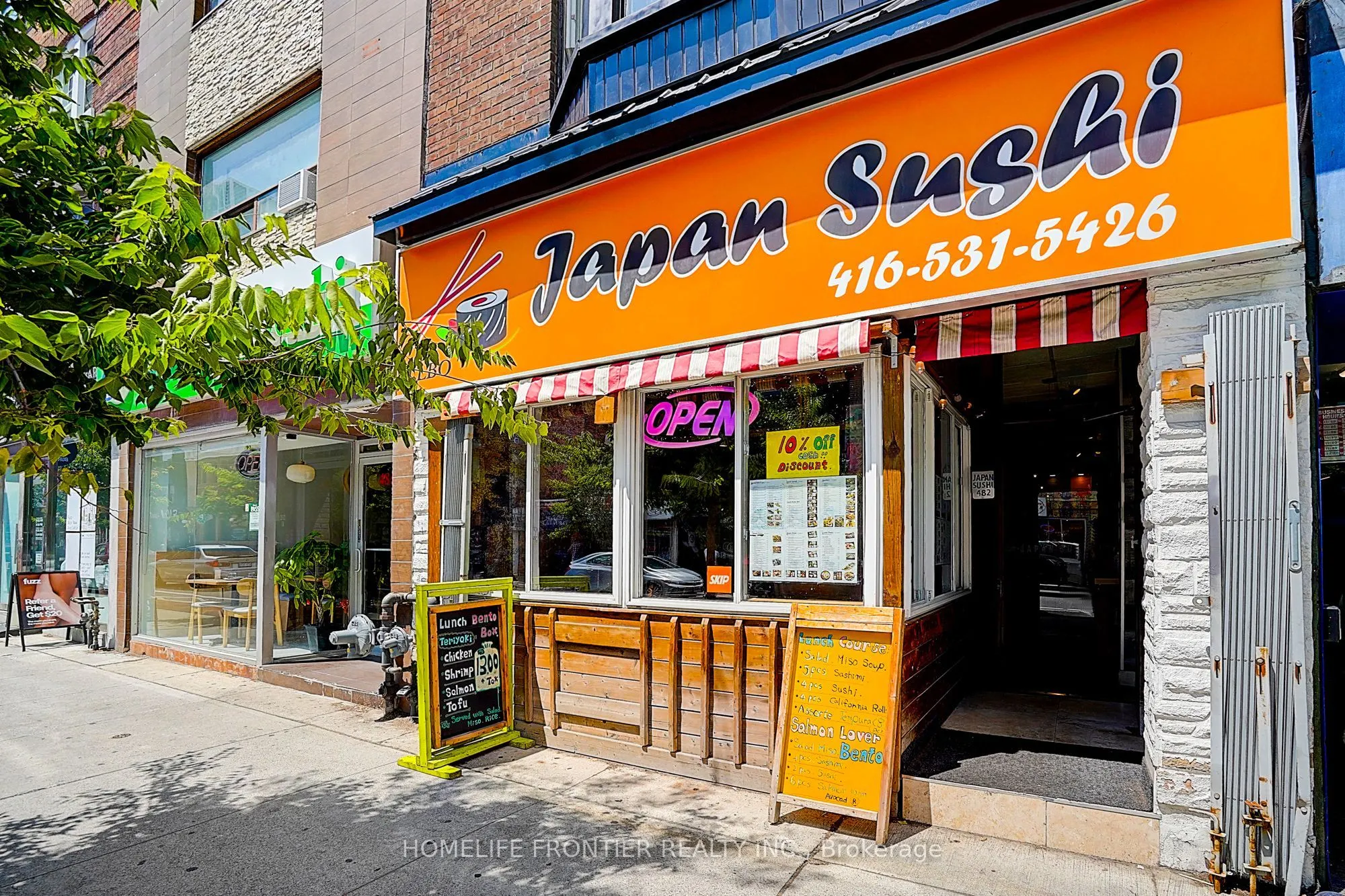 482 Bloor Street W
