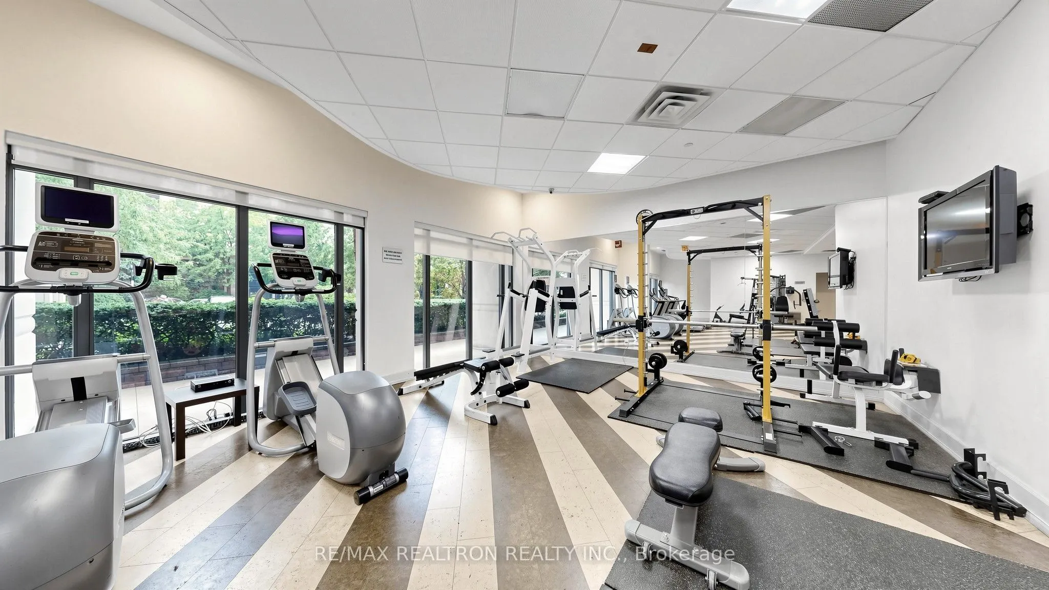 650 Sheppard Avenue E #412