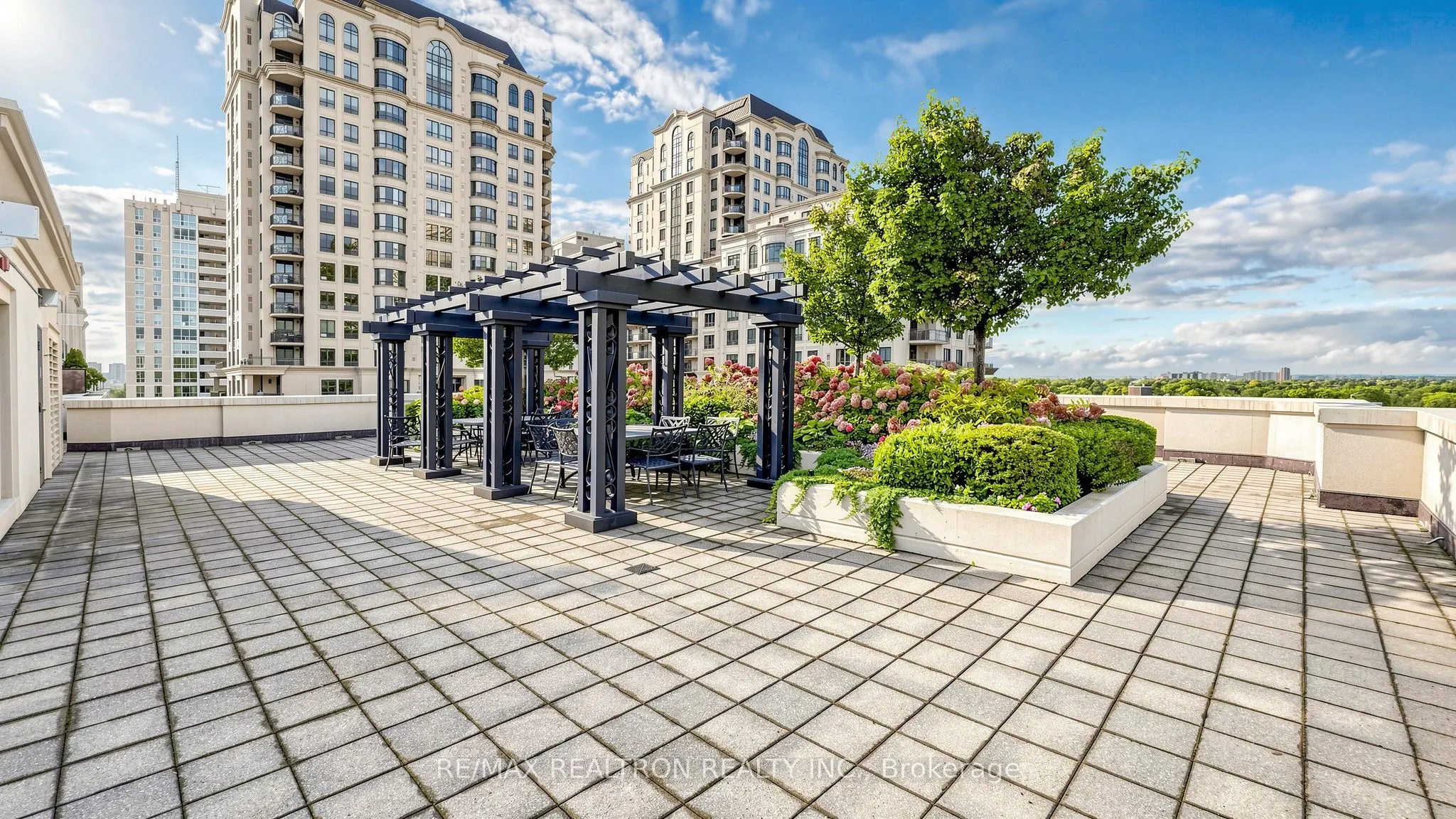 650 Sheppard Avenue E #412