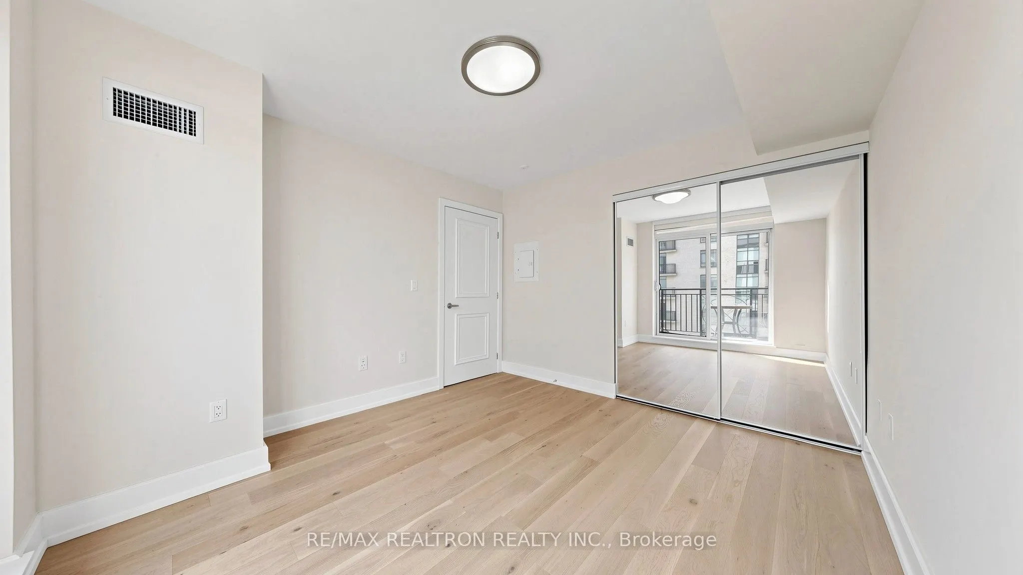 650 Sheppard Avenue E #412