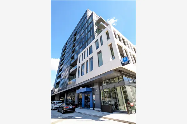 500 DUPONT Street