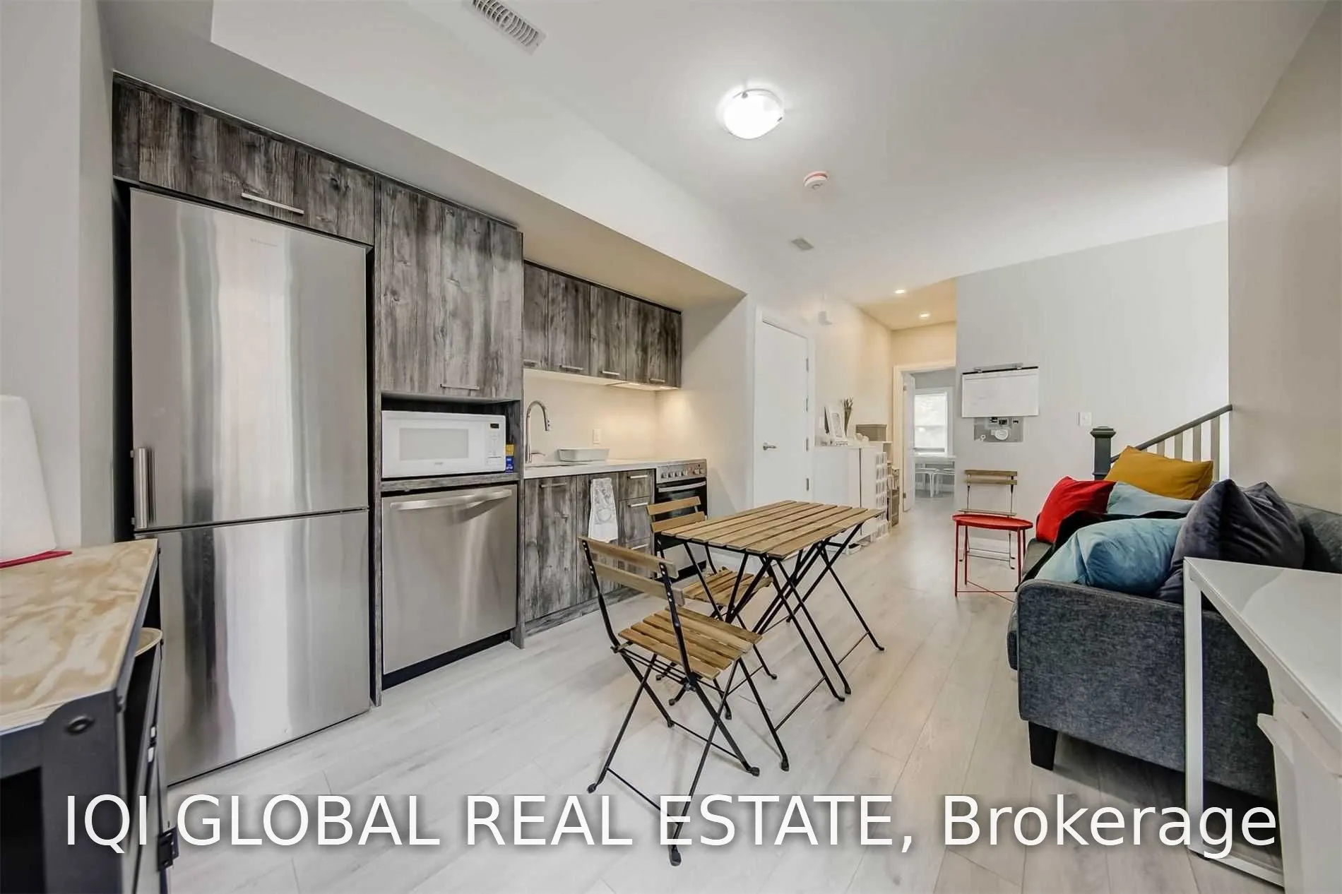 142 Grace Street #Upper