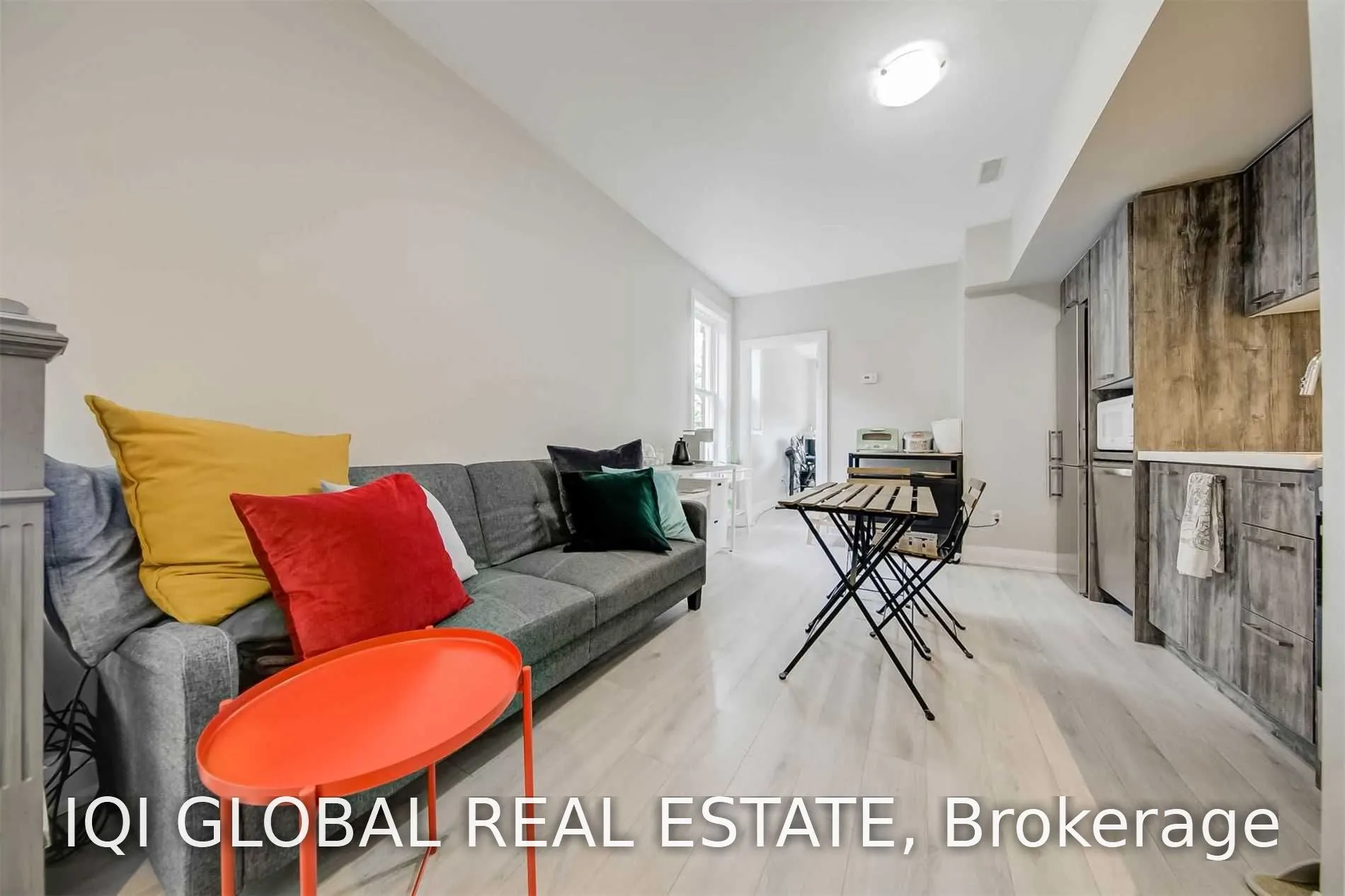 142 Grace Street #Upper