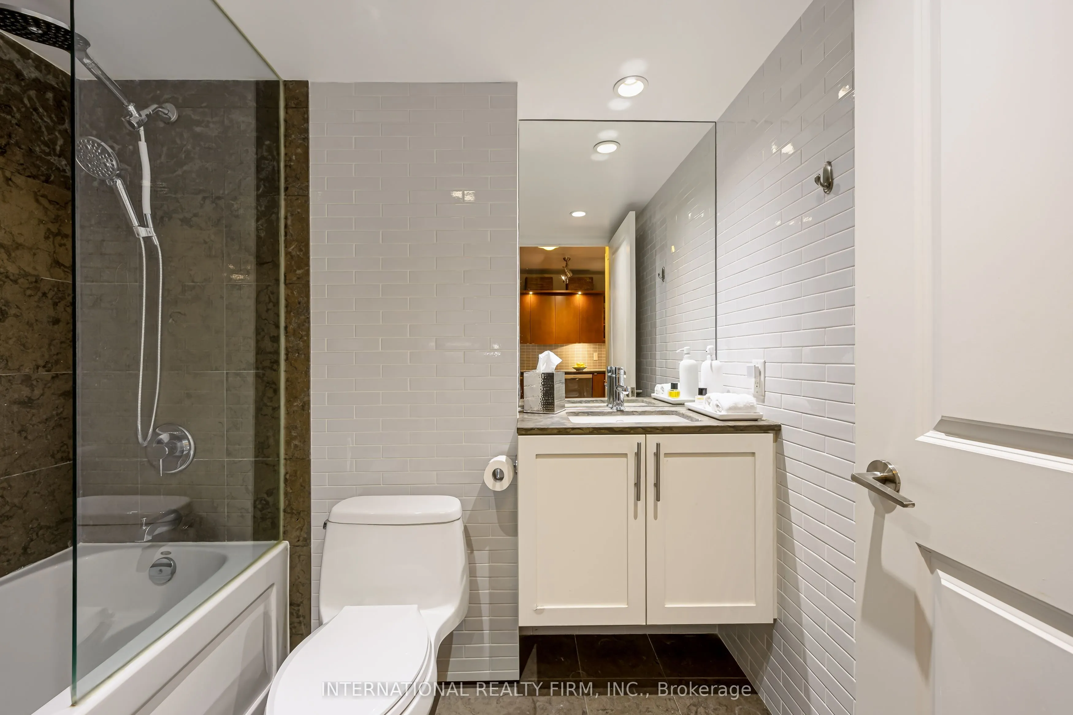 1430 Yonge Street #204