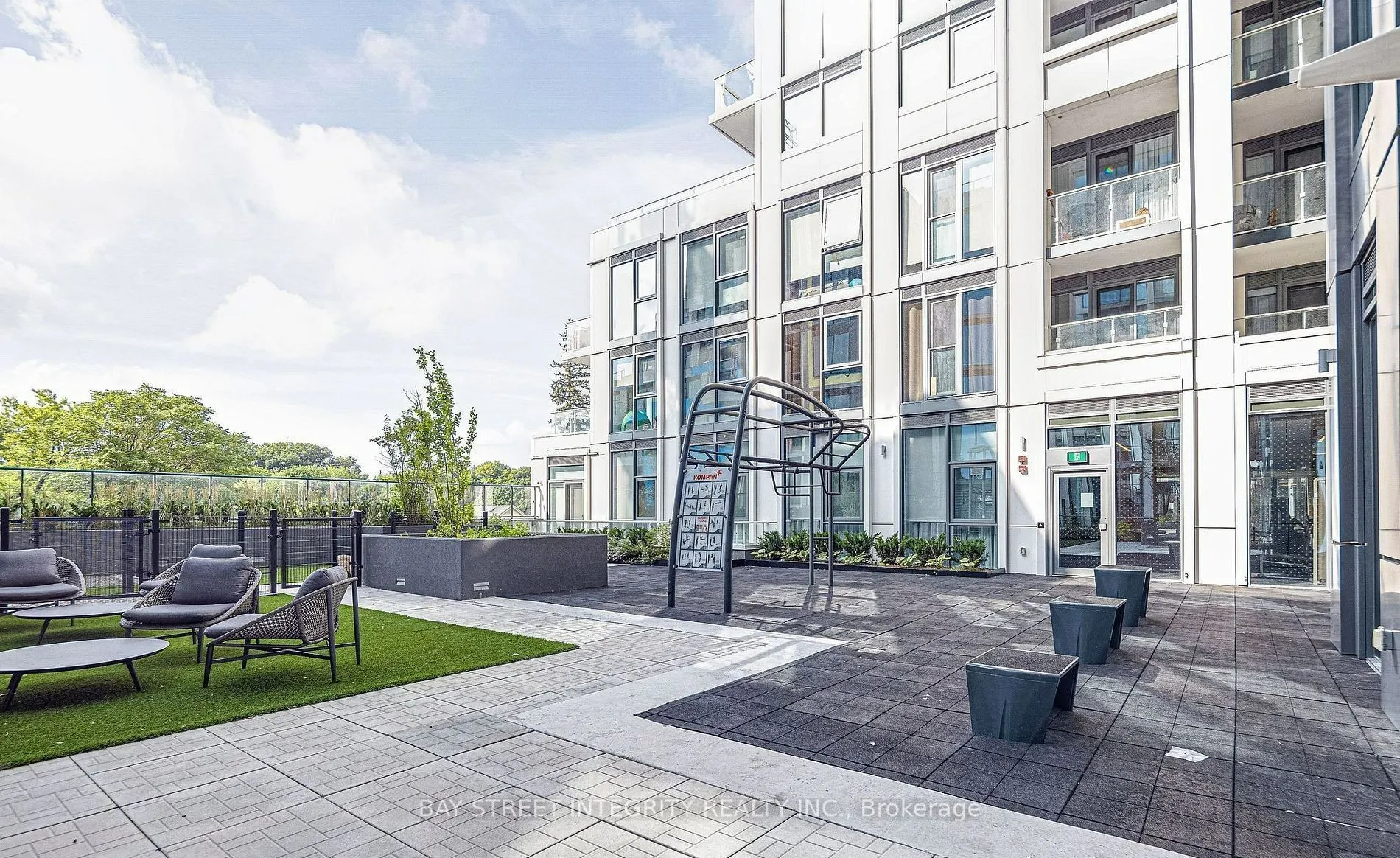 2020 Bathurst Street #1718