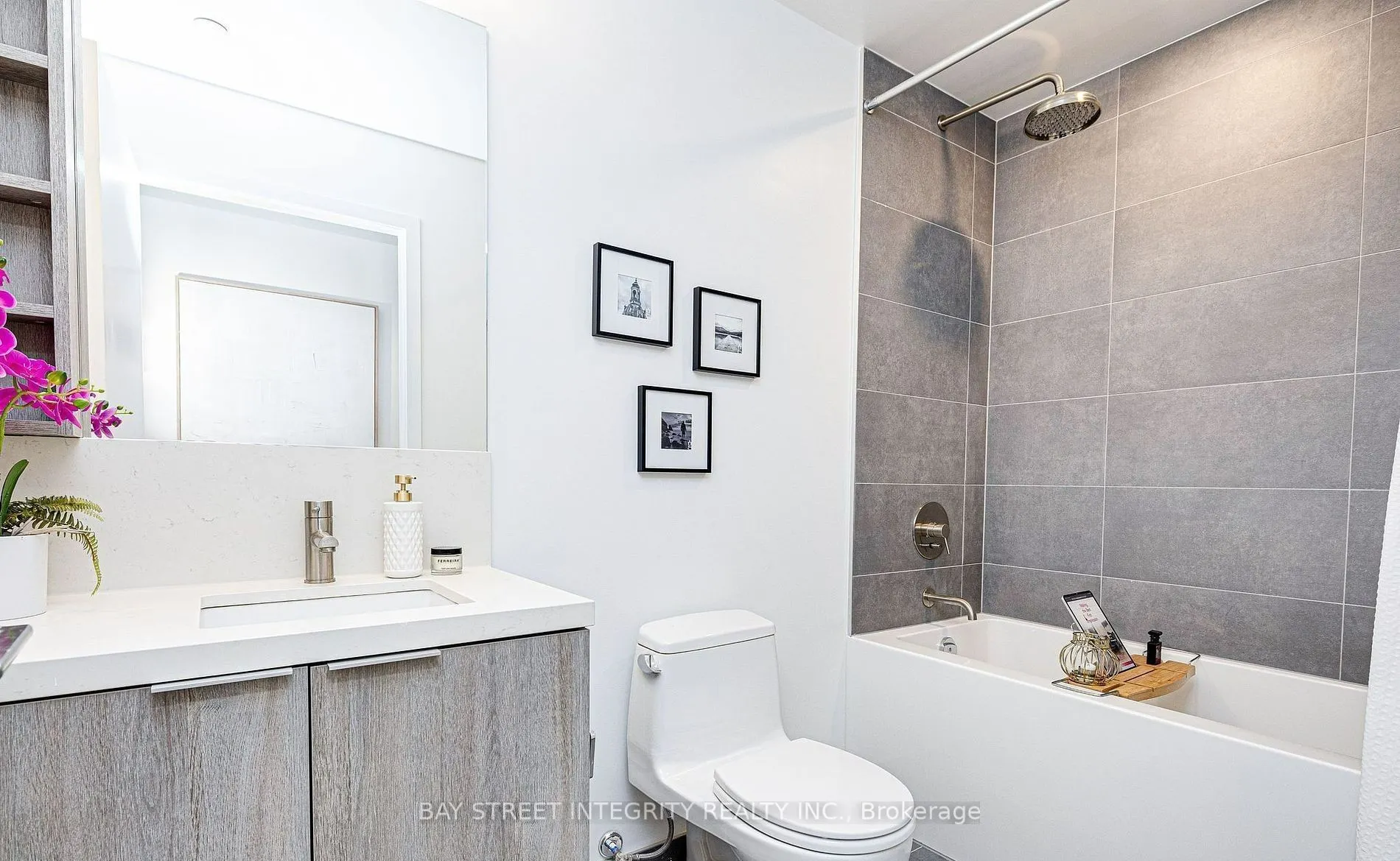 2020 Bathurst Street #1718