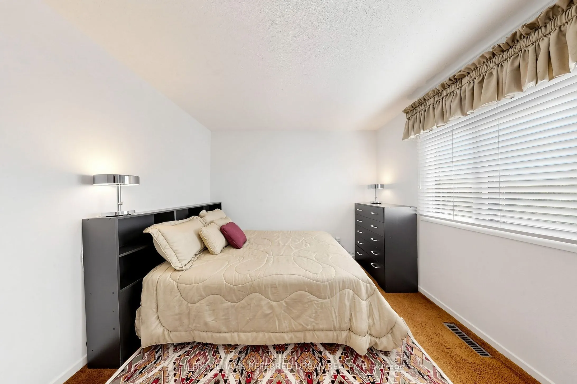 10 TURRET HILLWAY Way #9