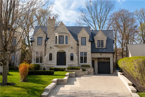 92 Arjay Crescent