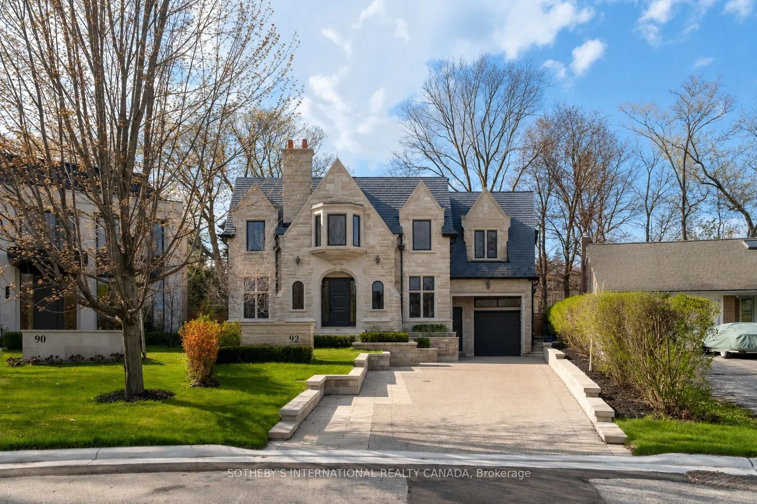 92 Arjay Crescent