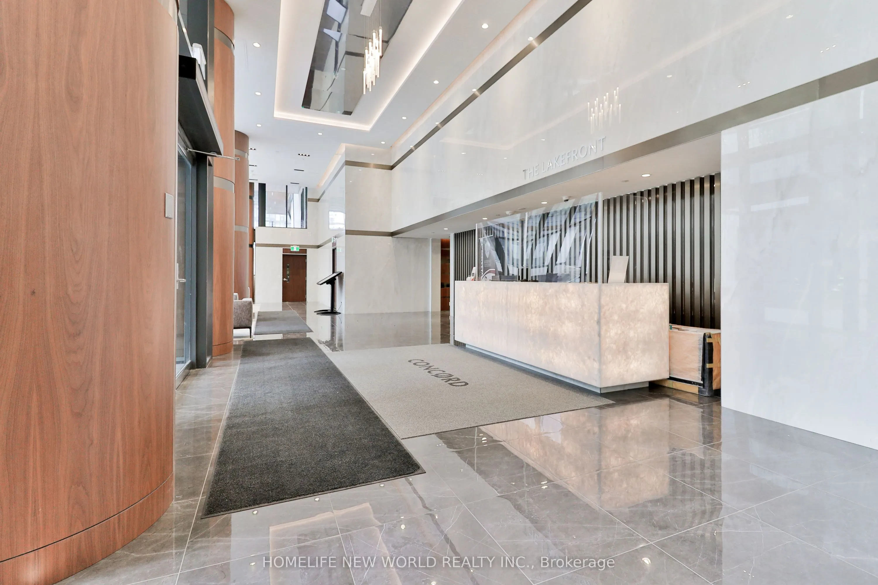 17 Bathurst Street #812