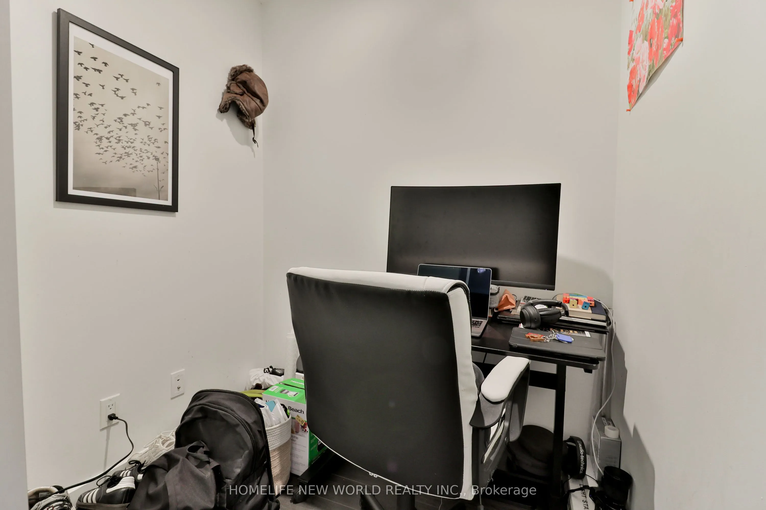 17 Bathurst Street #812