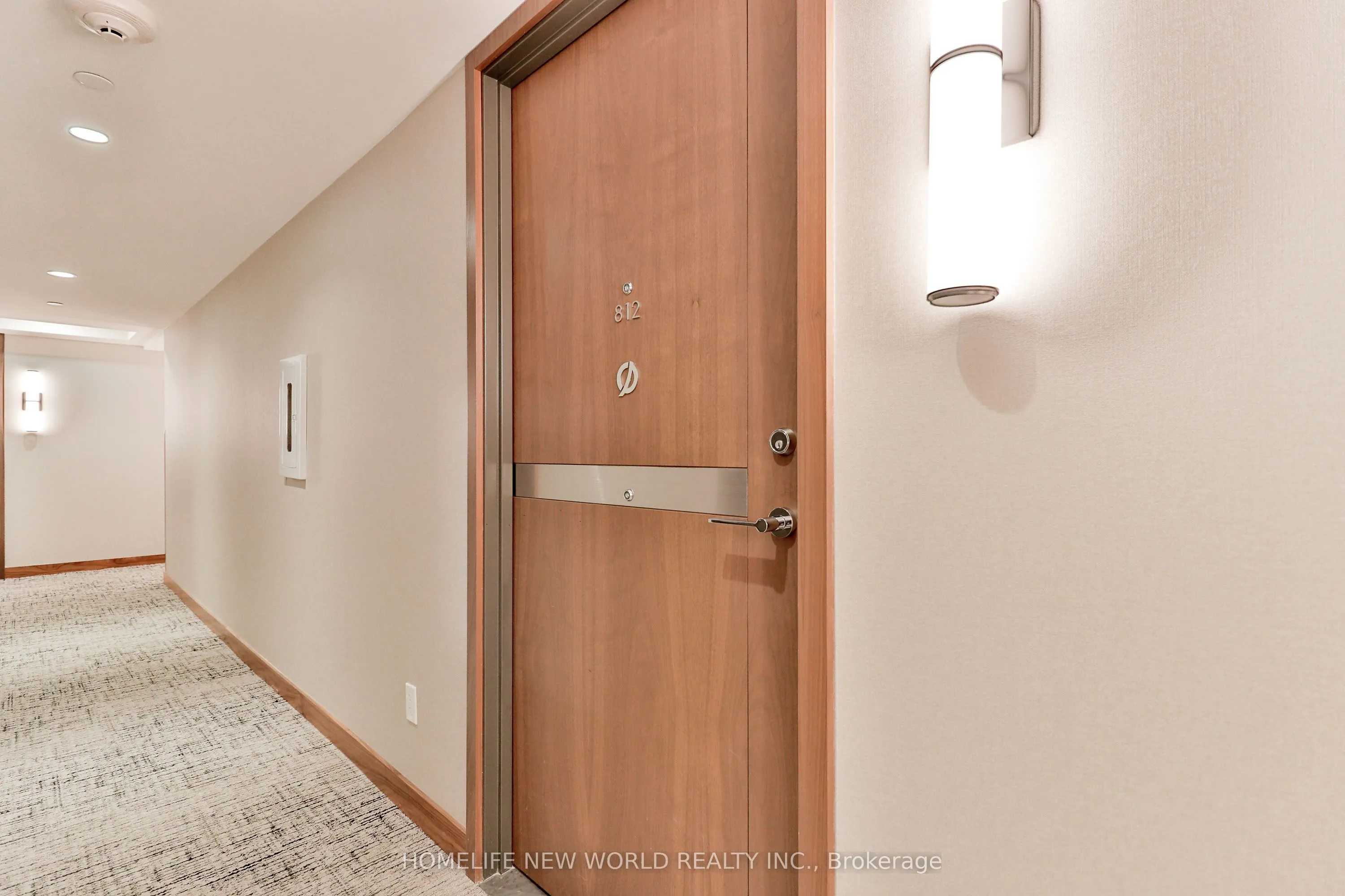 17 Bathurst Street #812