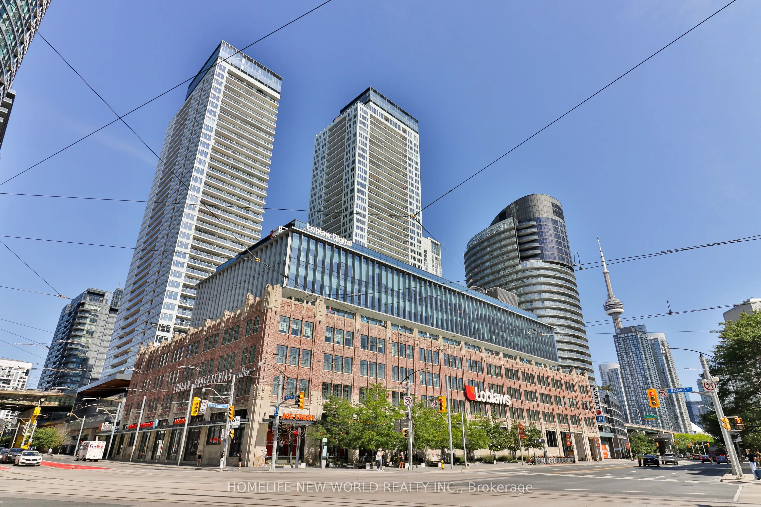 17 Bathurst Street #812