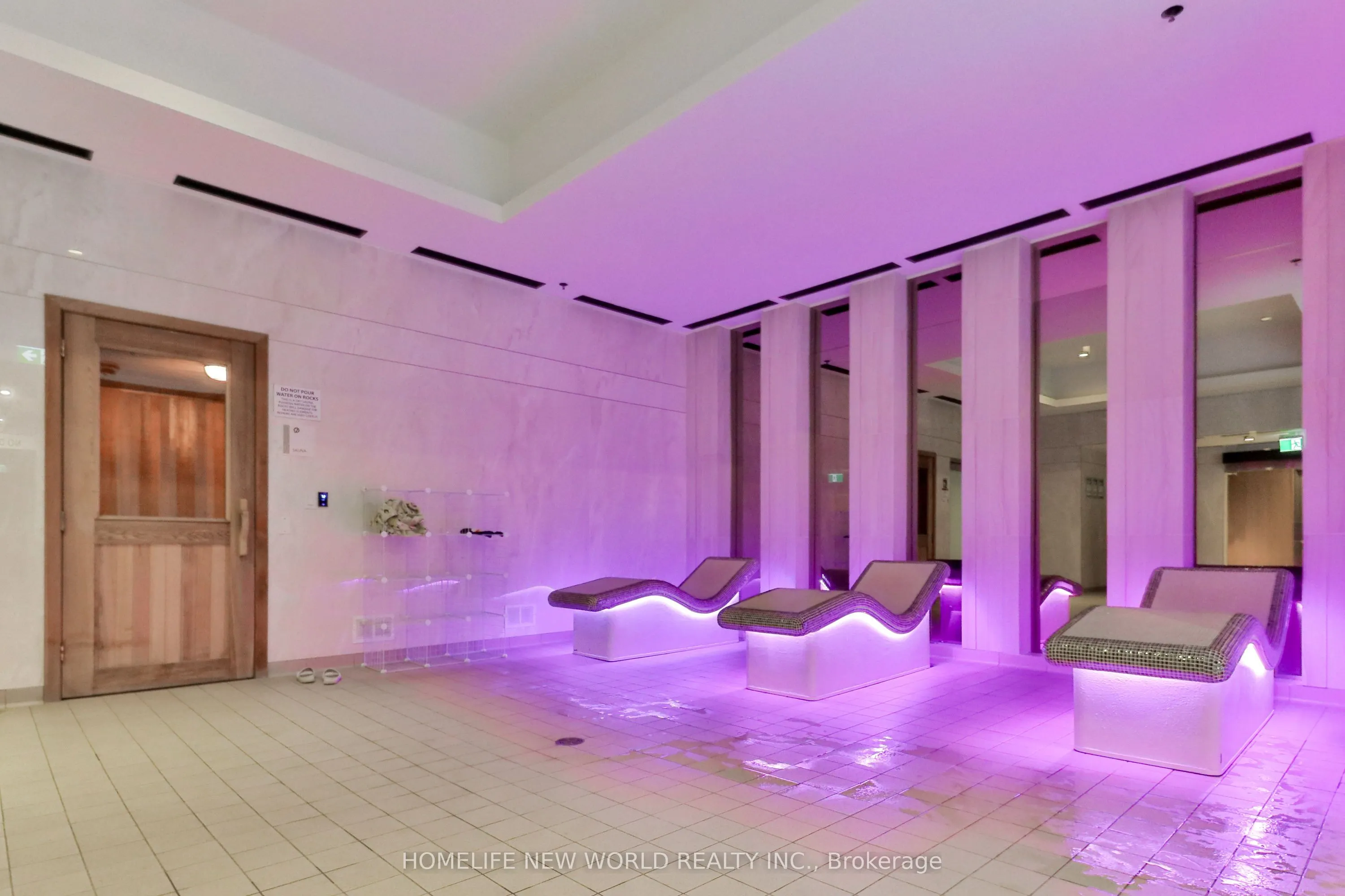 17 Bathurst Street #812