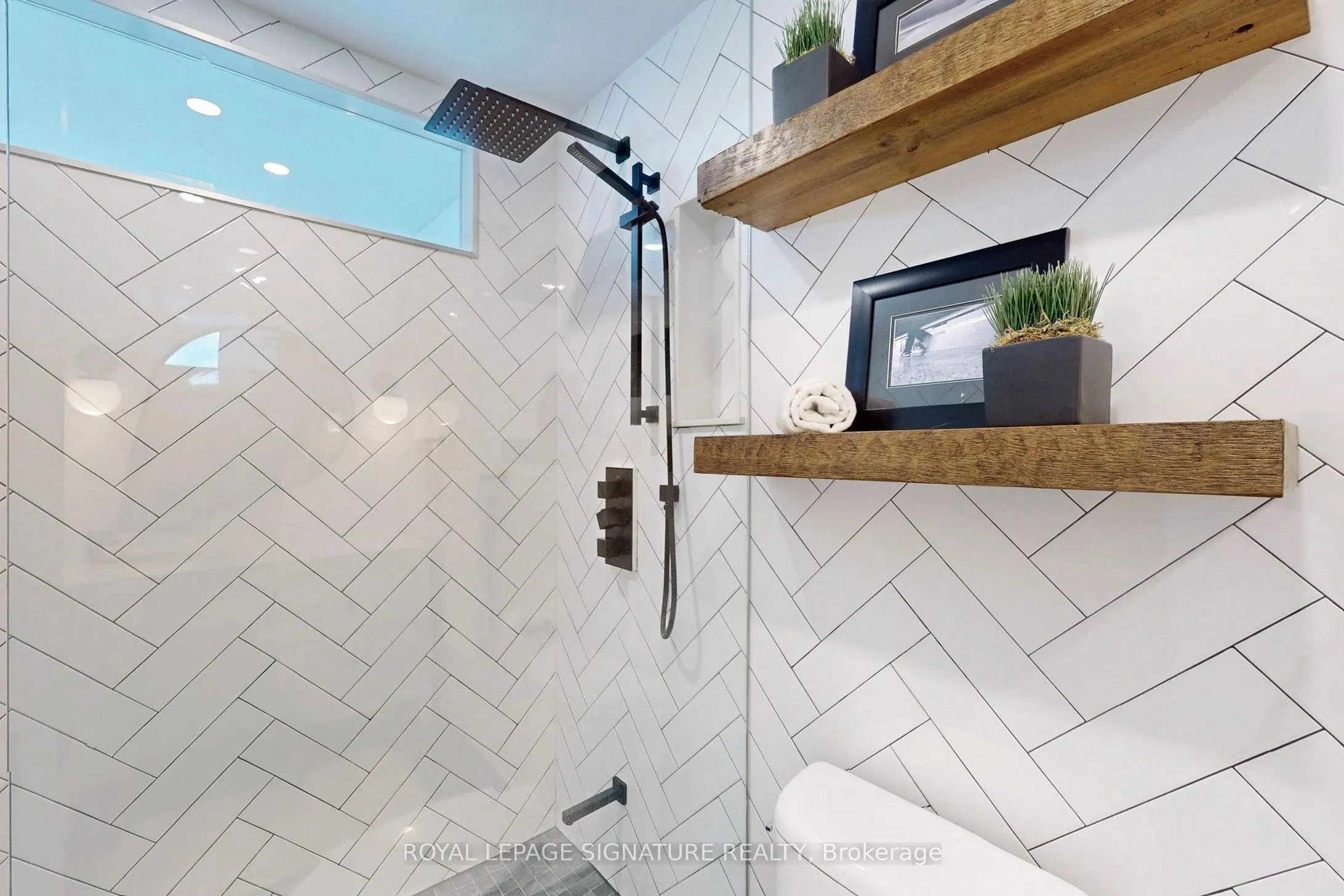 901 Queen Street W #231