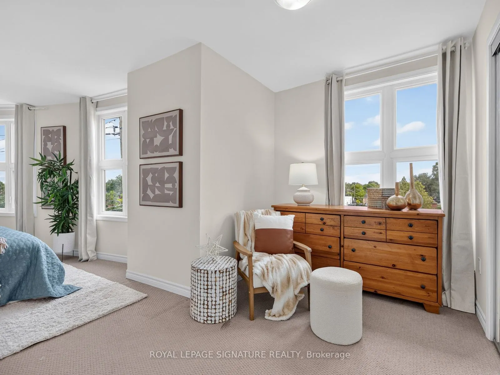 1972B Victoria Park Avenue