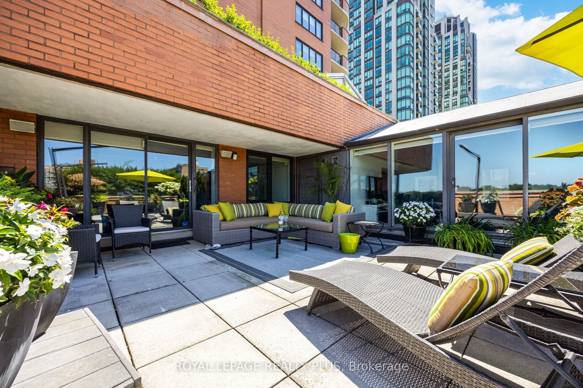 260 Heath Street W #704