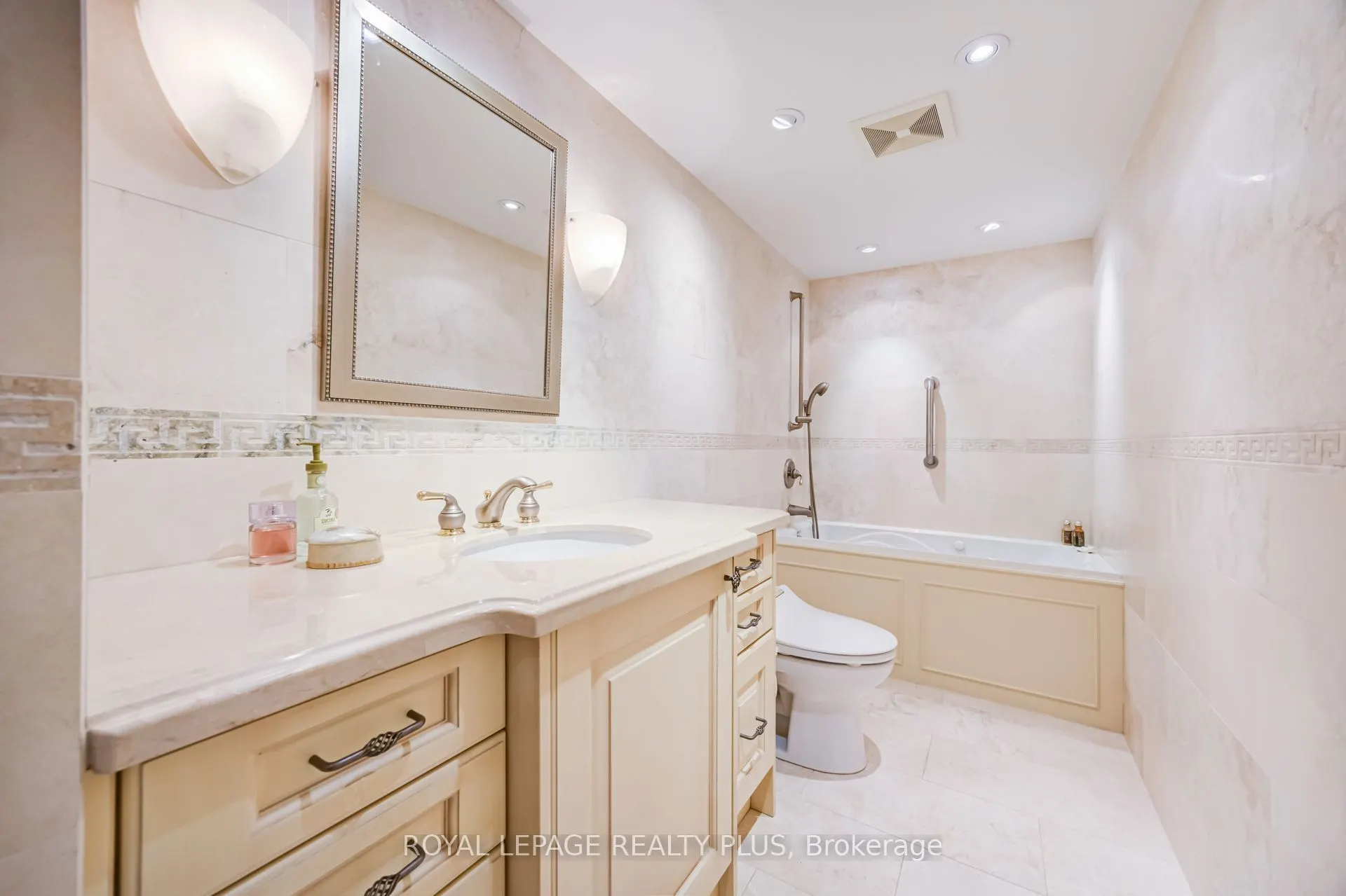 260 Heath Street W #704