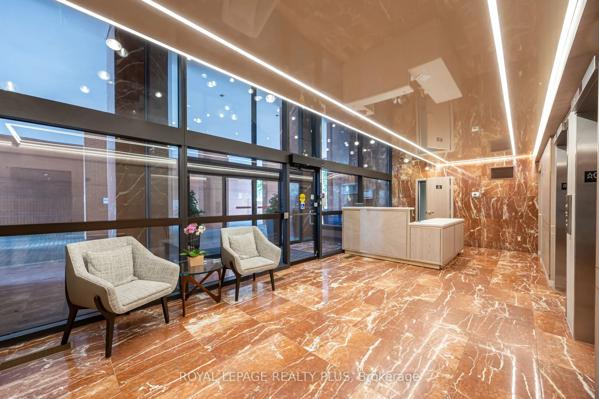260 Heath Street W #704