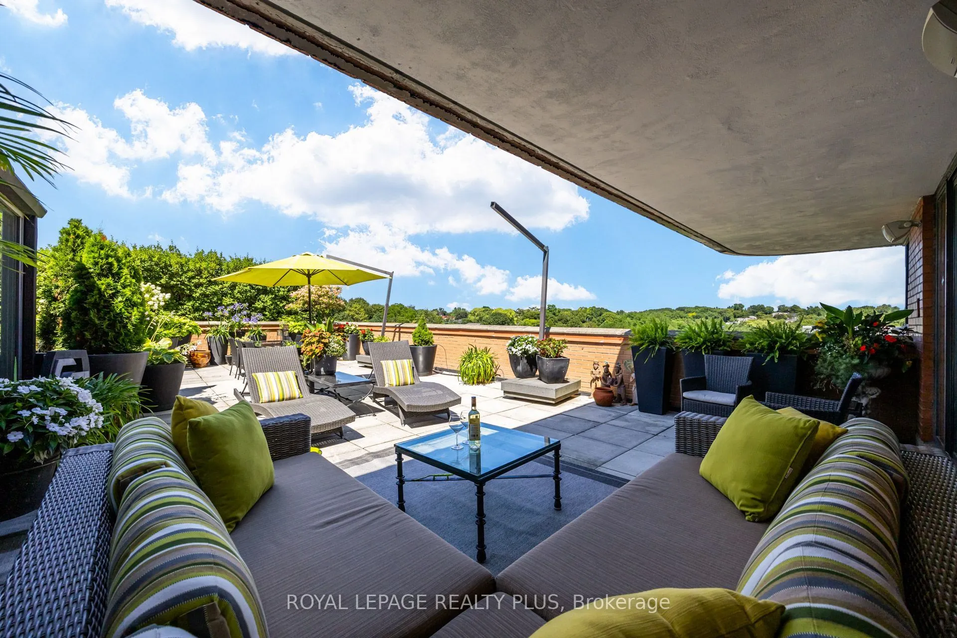 260 Heath Street W #704