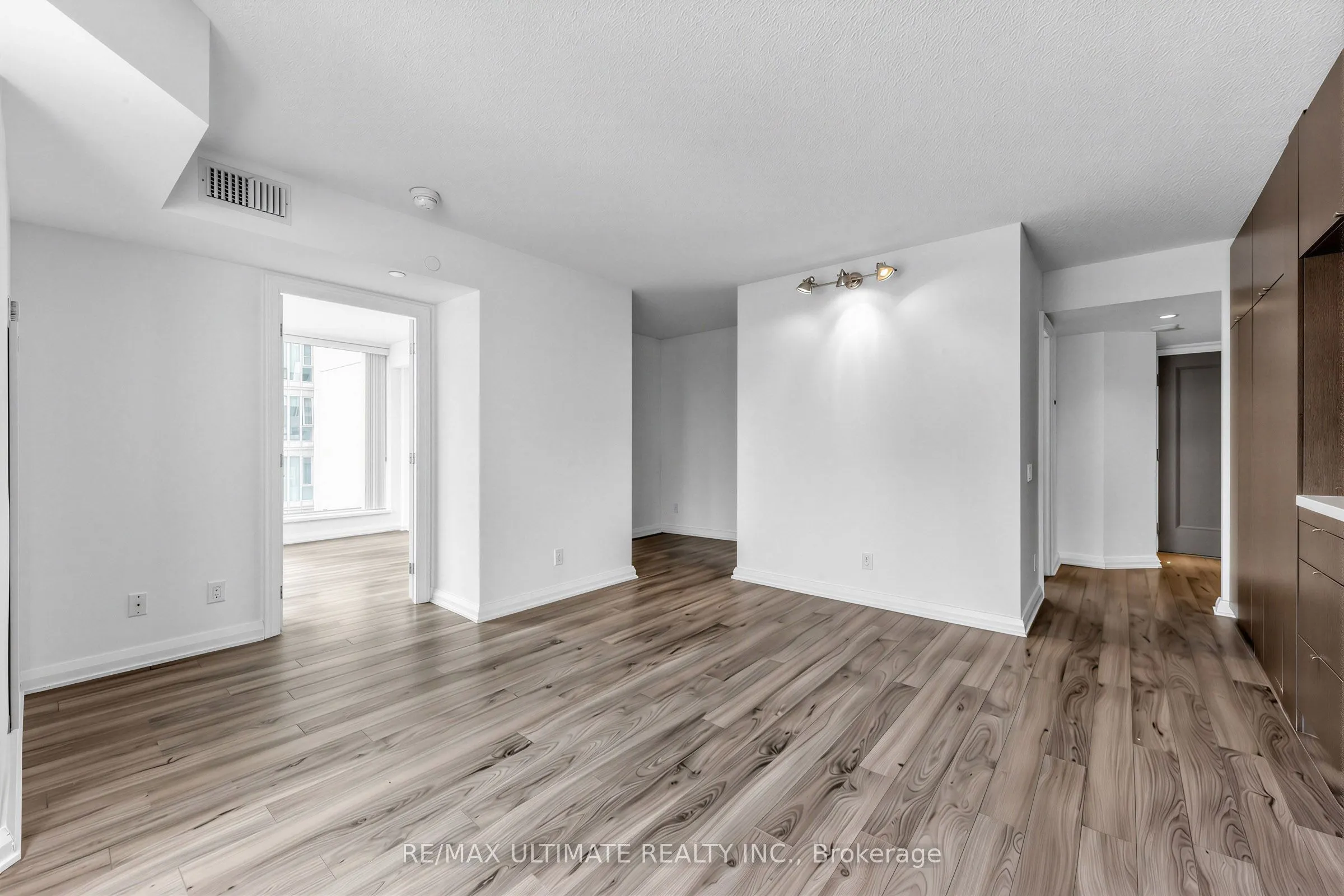 155 Yorkville Avenue #1607