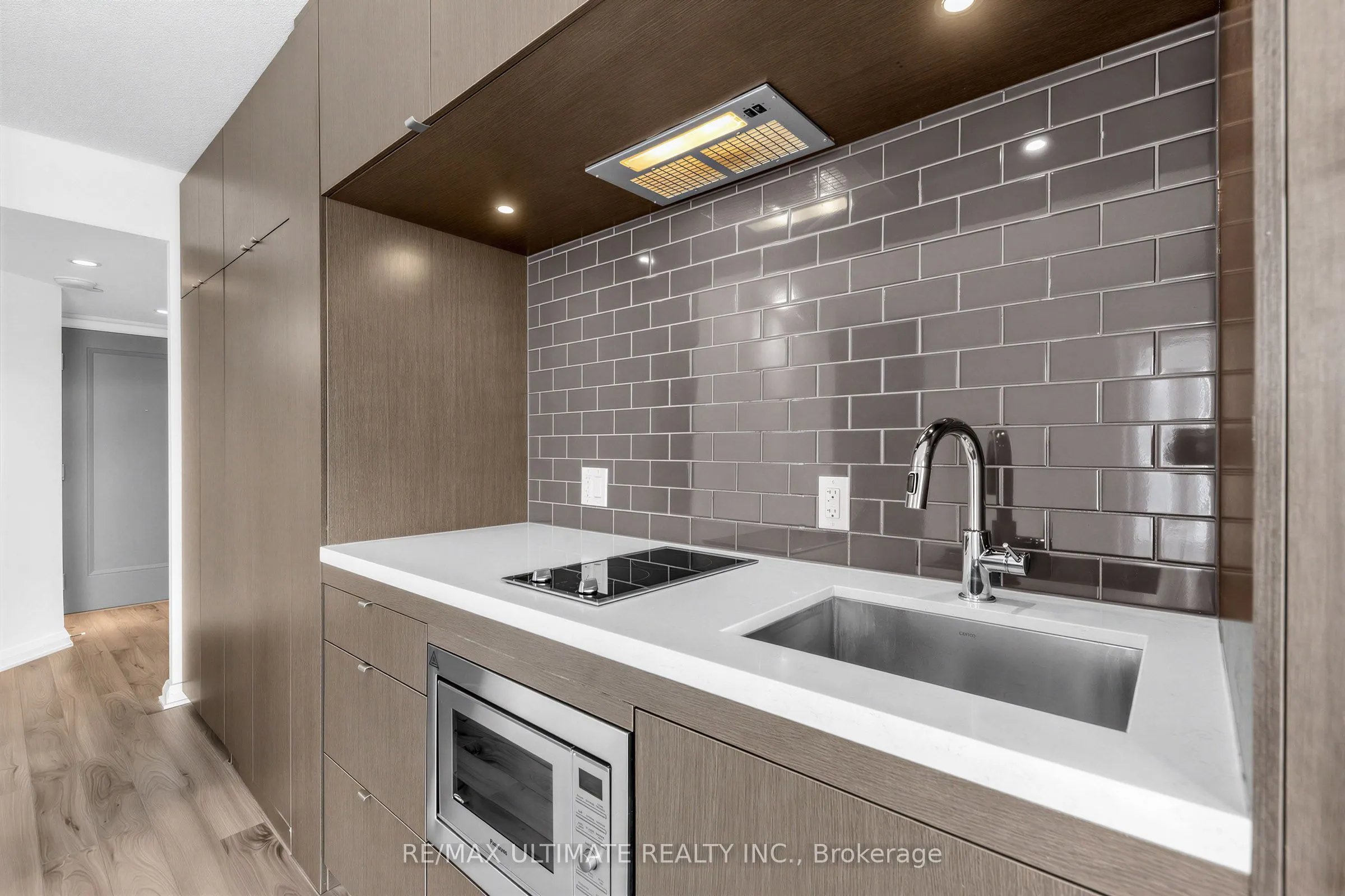 155 Yorkville Avenue #1607