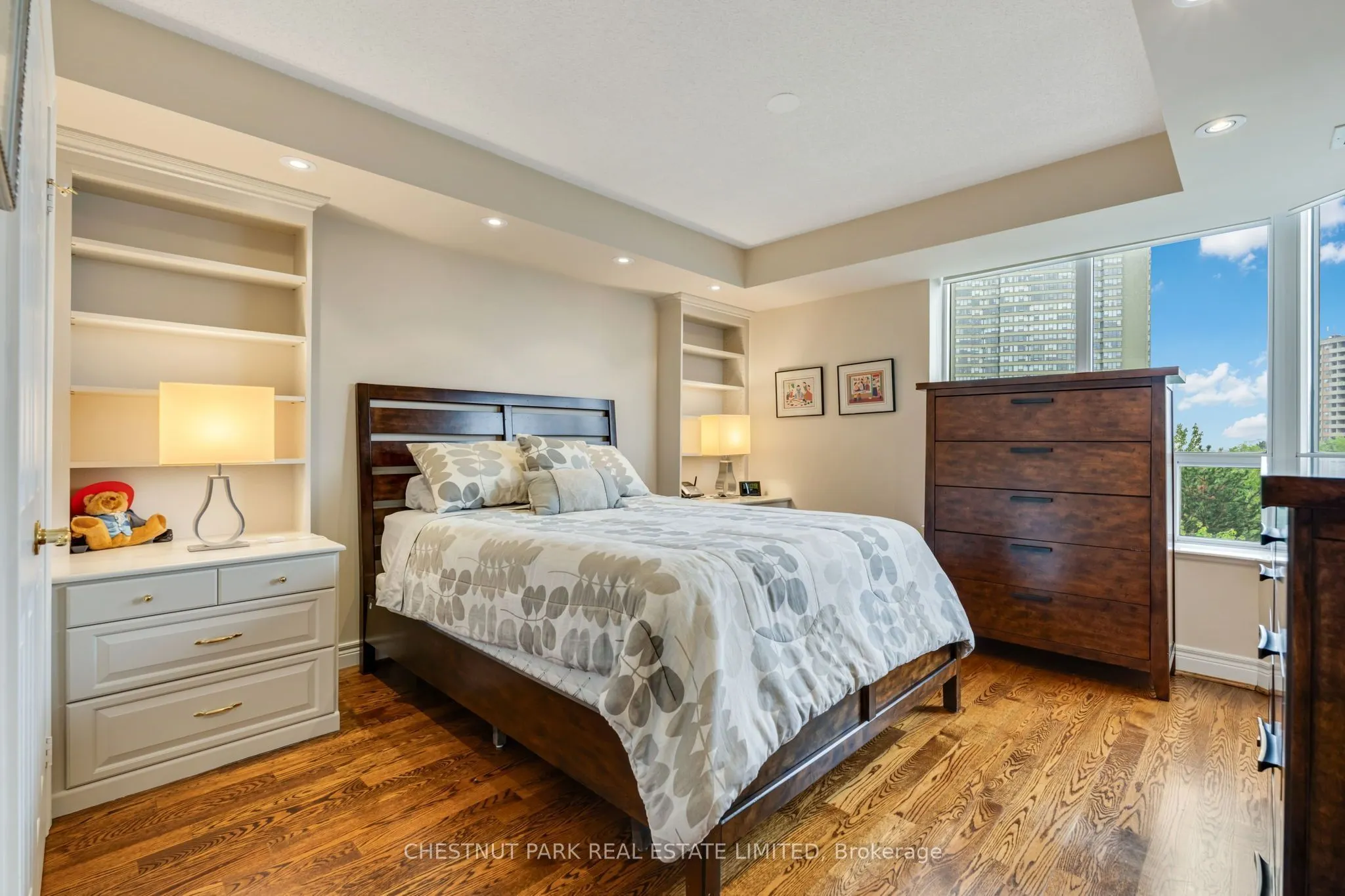 89 Skymark Drive #713