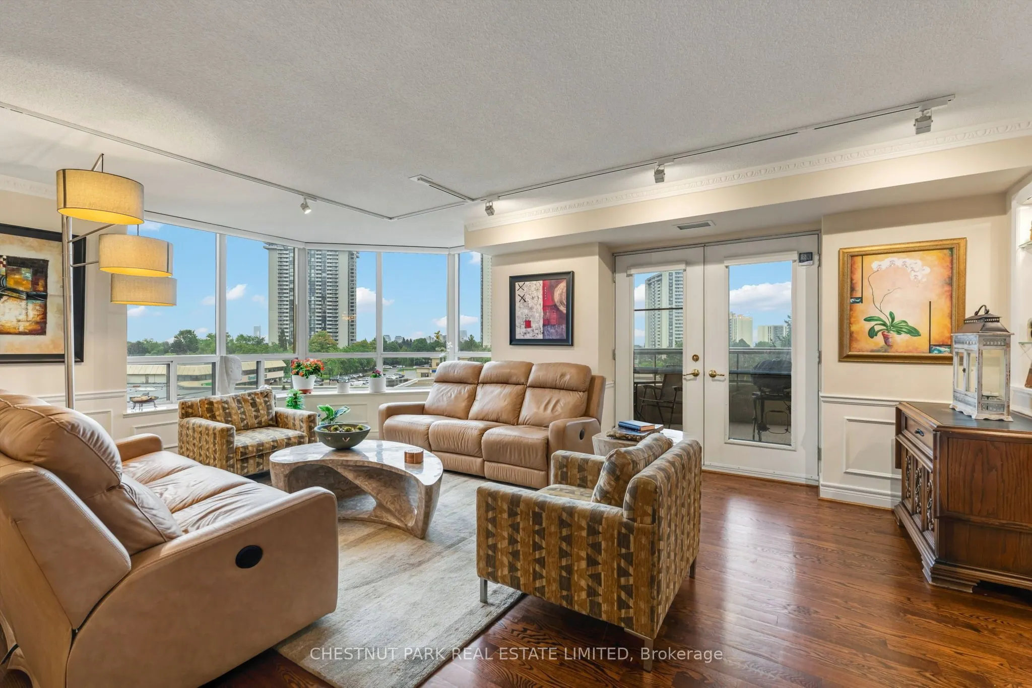 89 Skymark Drive #713