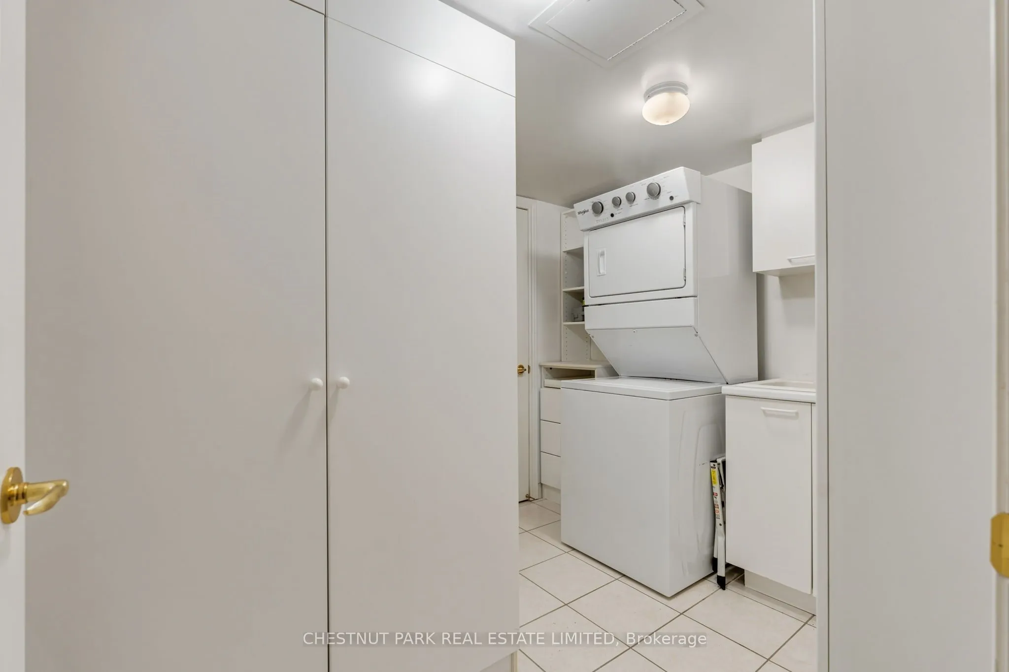 89 Skymark Drive #713