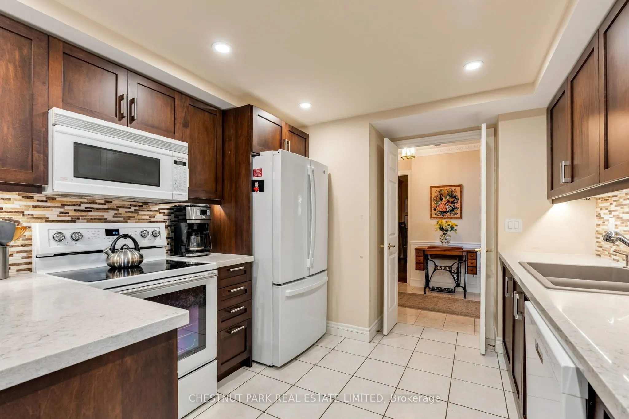 89 Skymark Drive #713