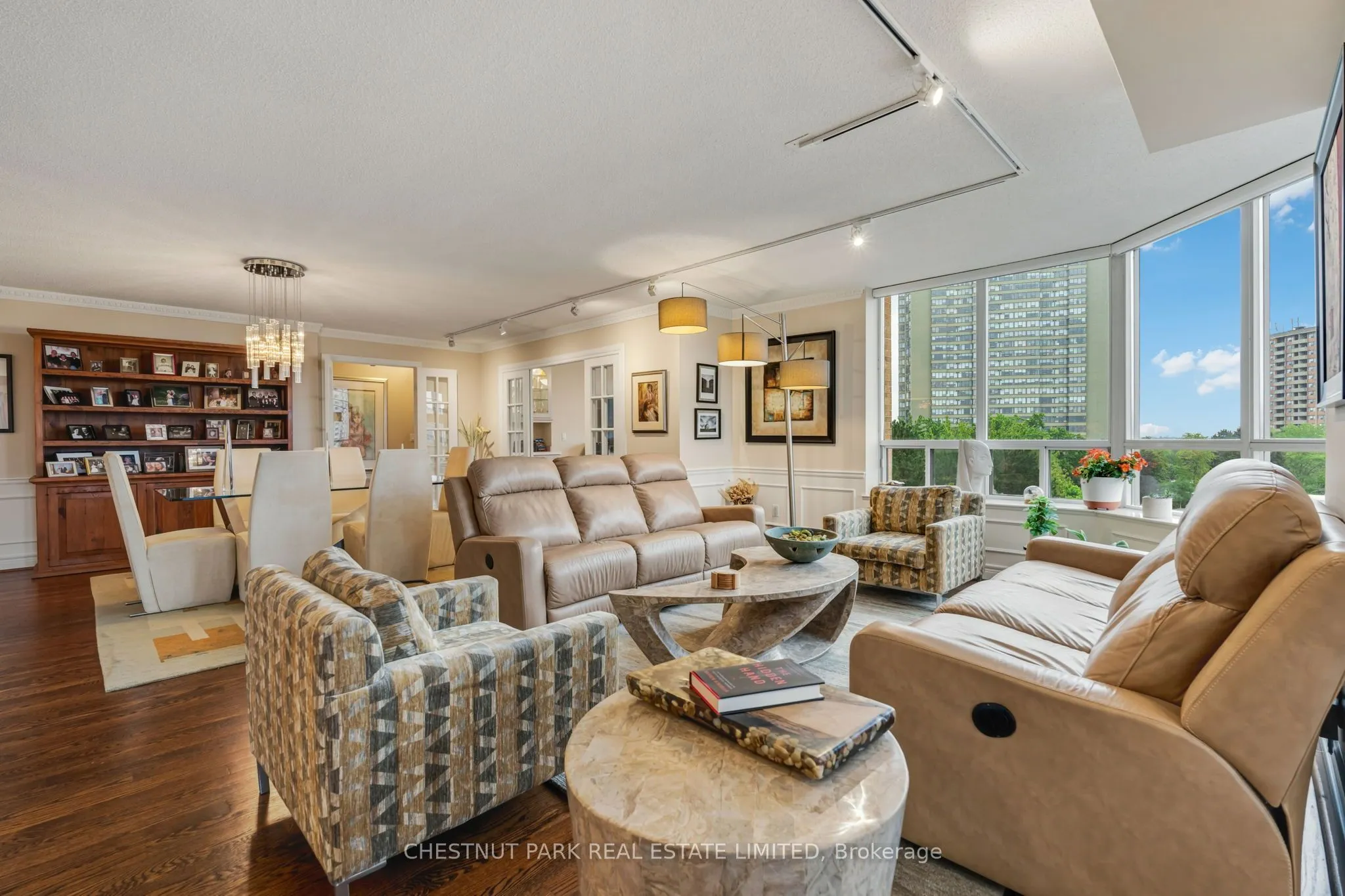 89 Skymark Drive #713