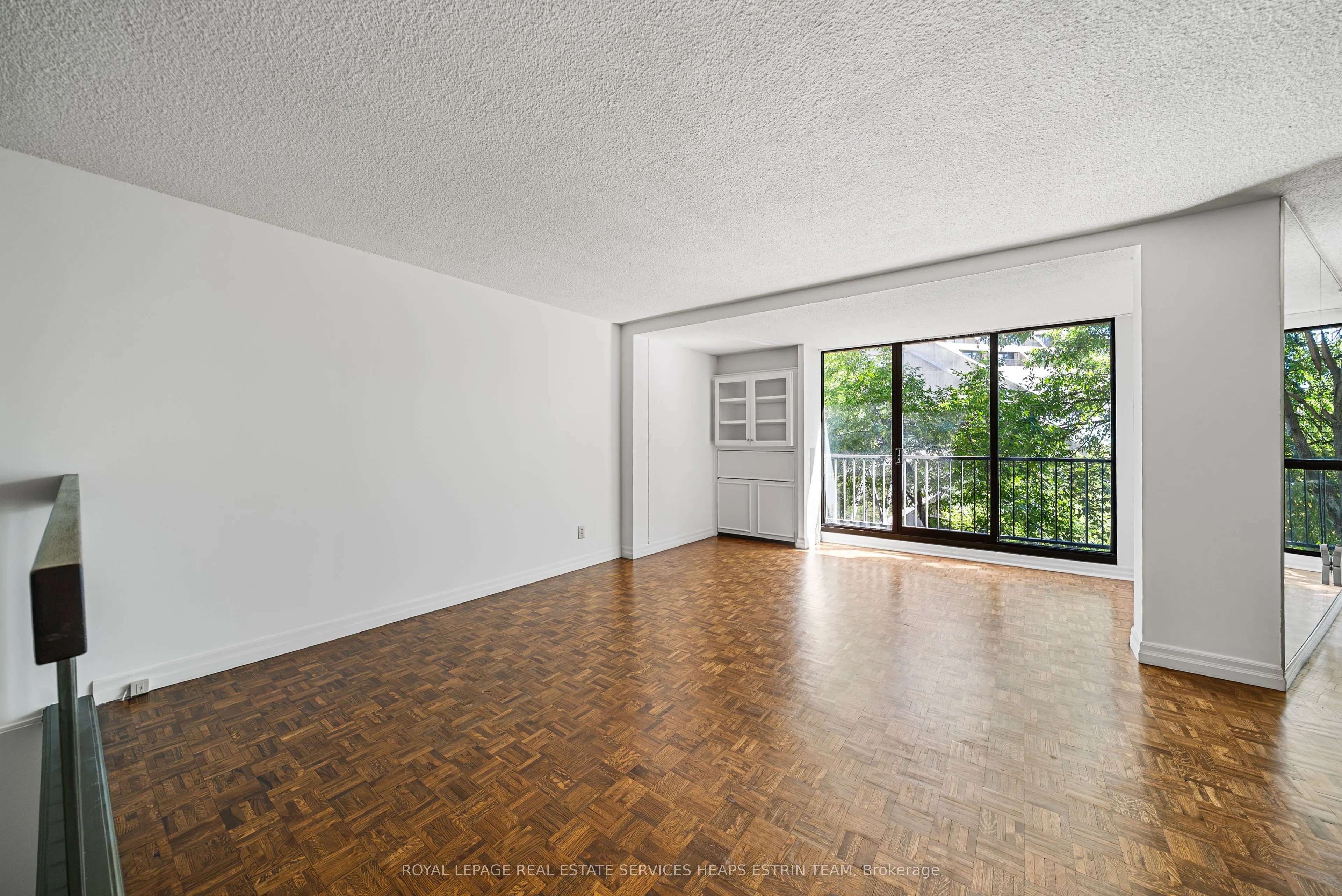 33 Harbour Square ##411