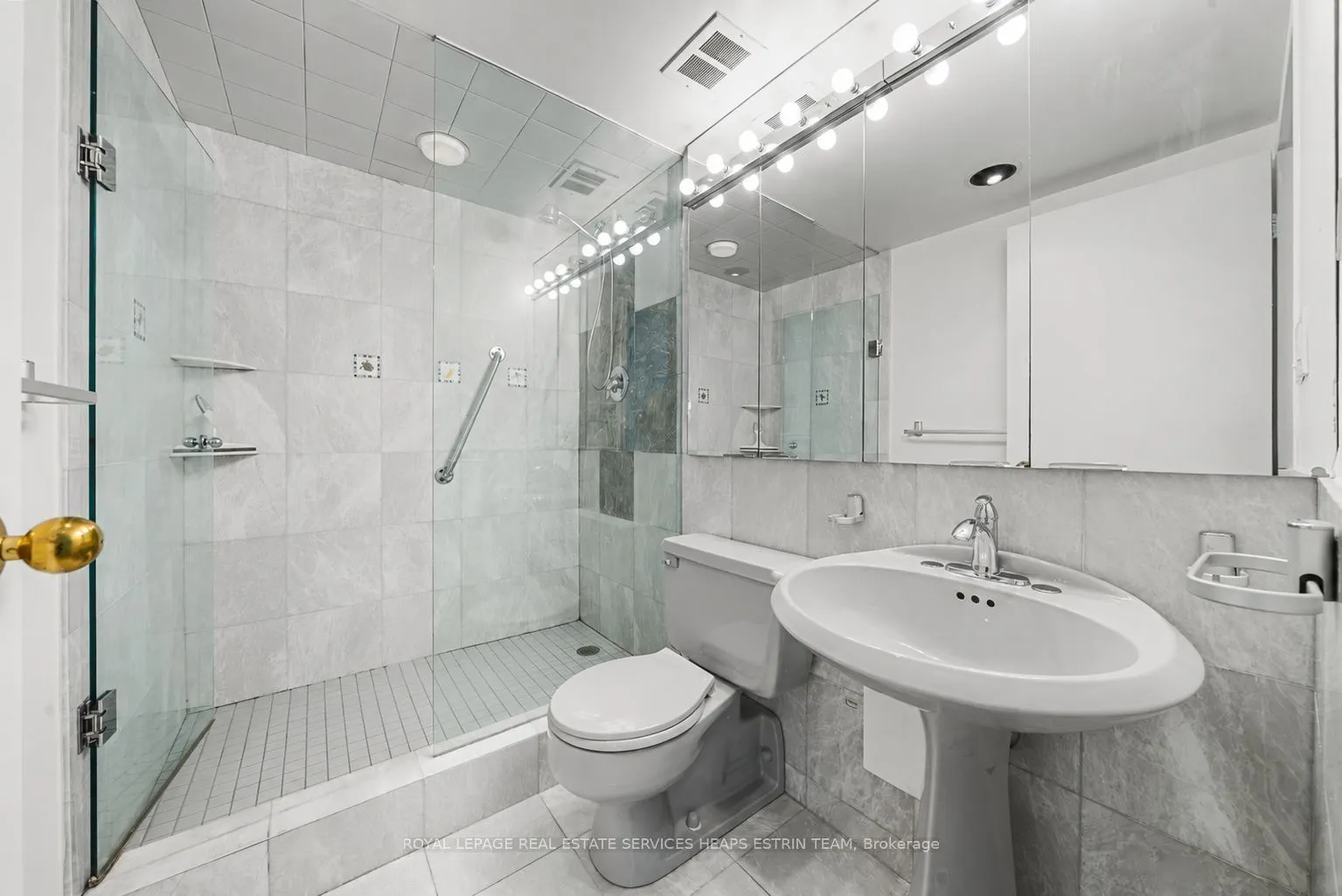 33 Harbour Square ##411