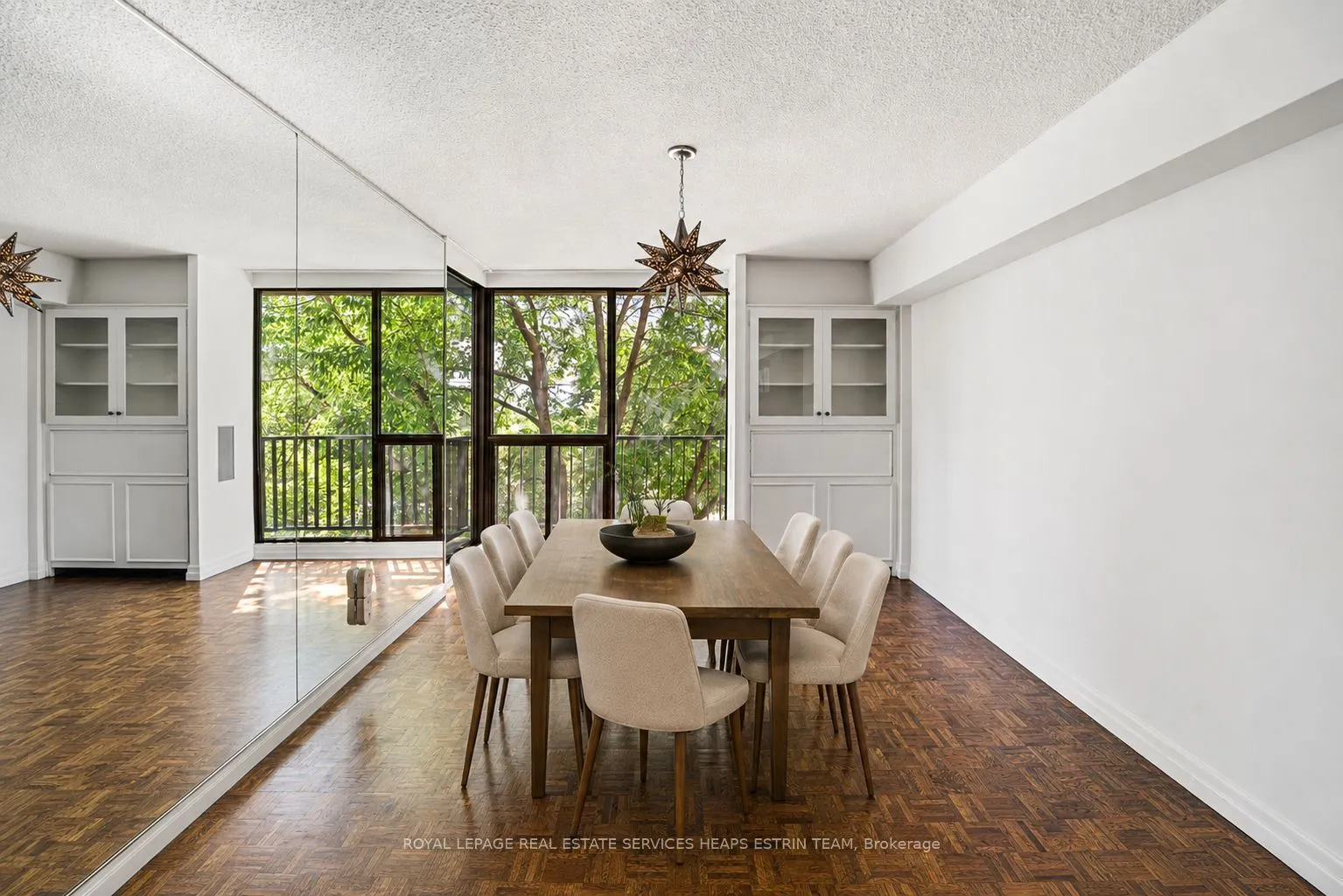 33 Harbour Square ##411