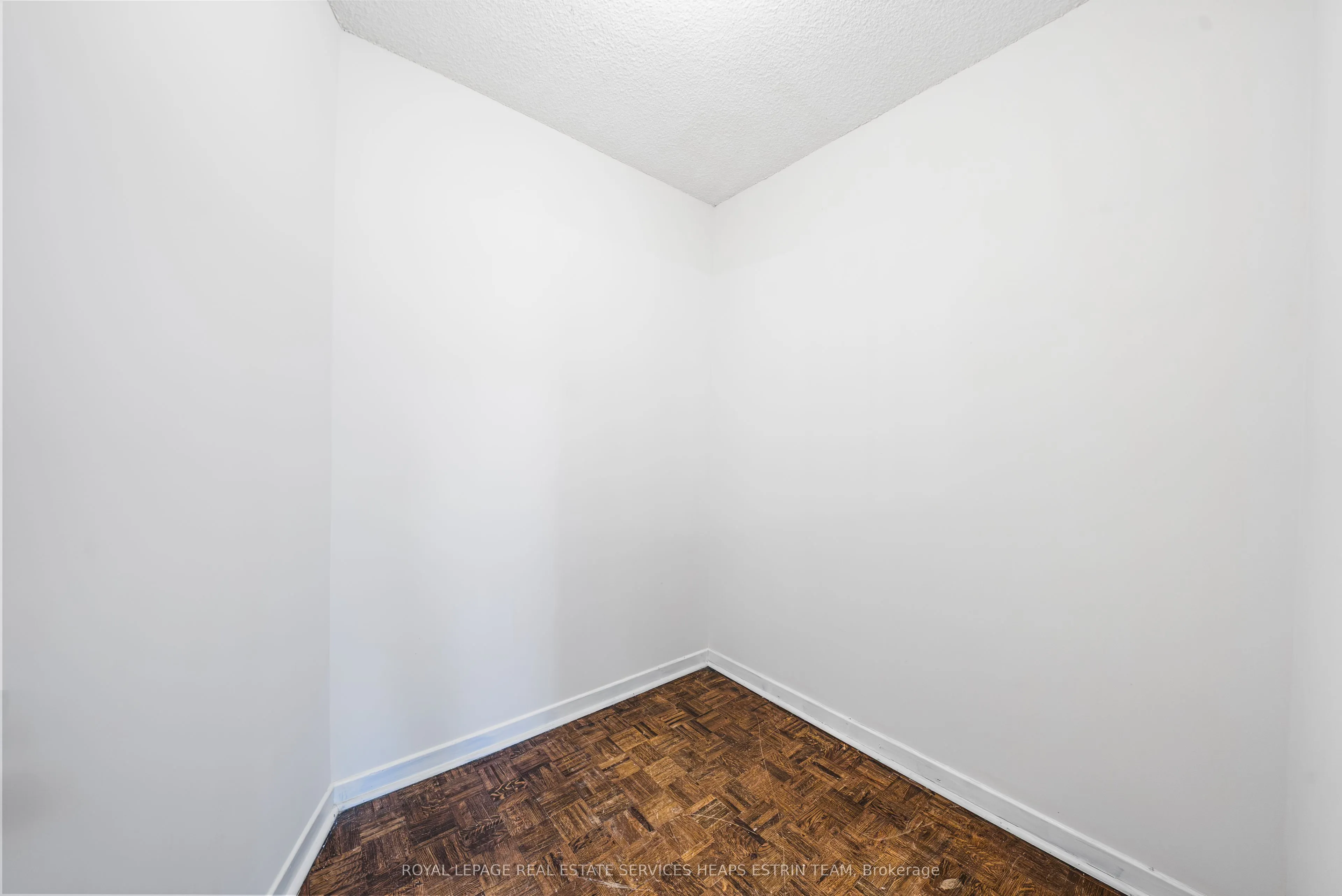 33 Harbour Square ##411