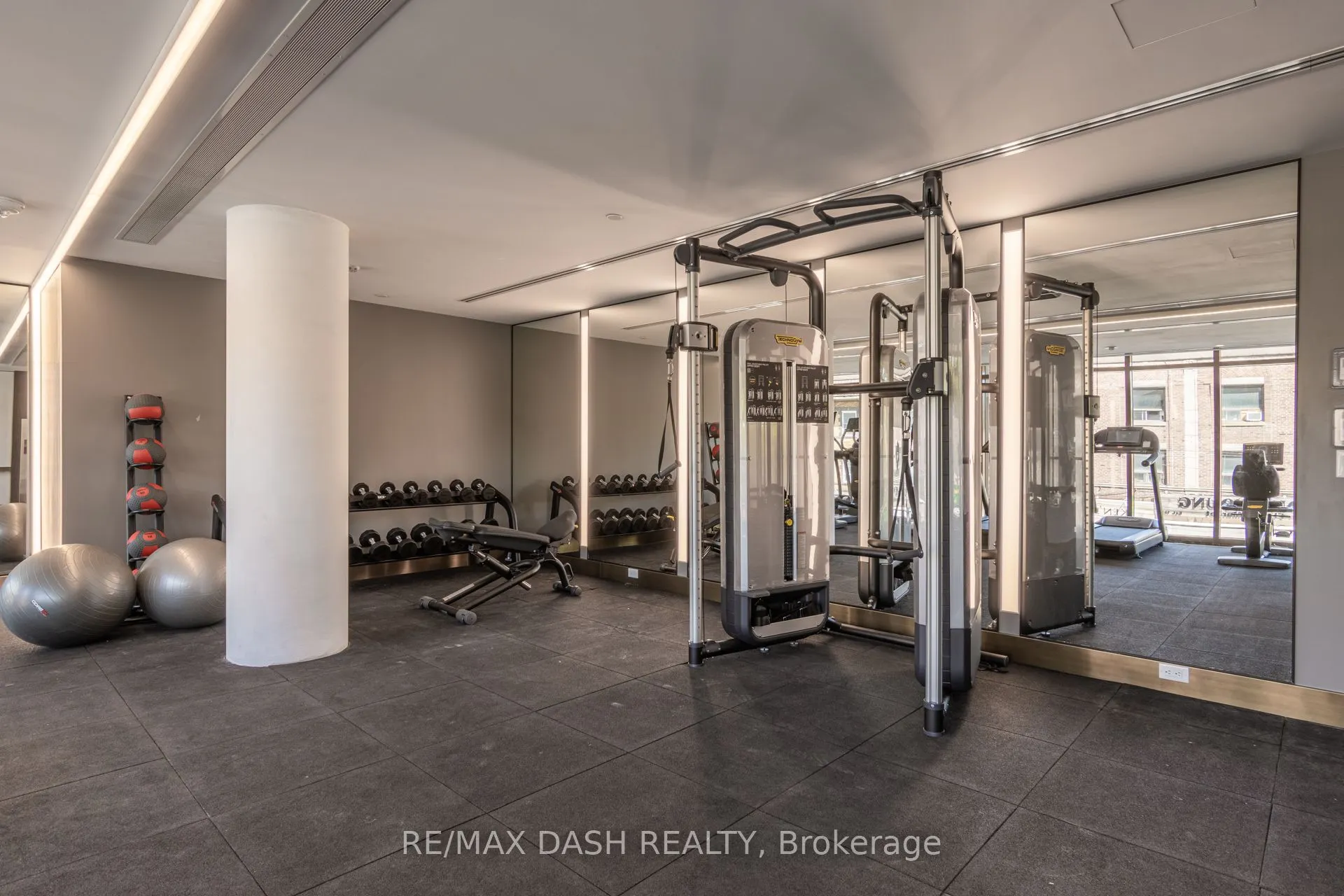 151 Avenue Road #310