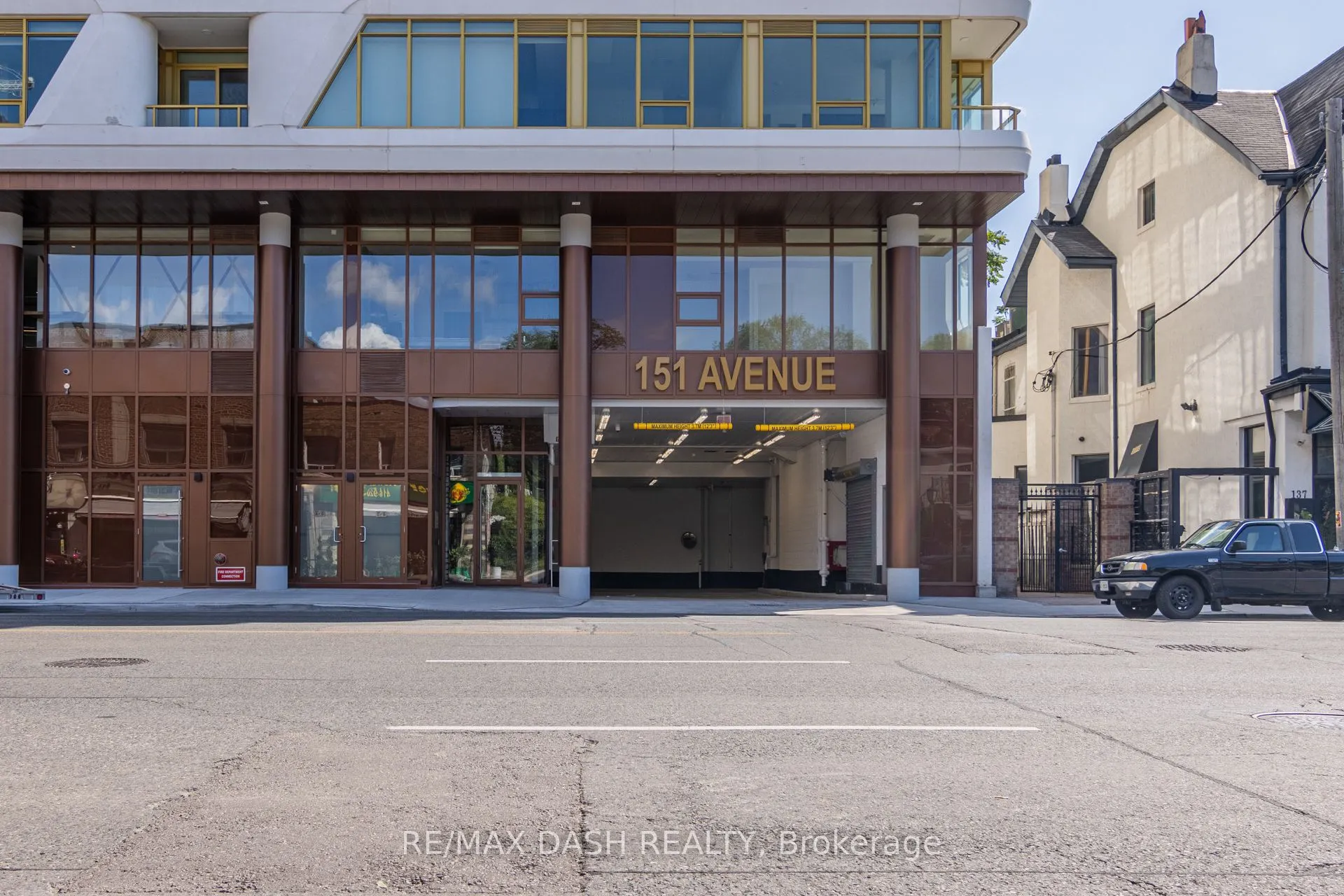 151 Avenue Road #310