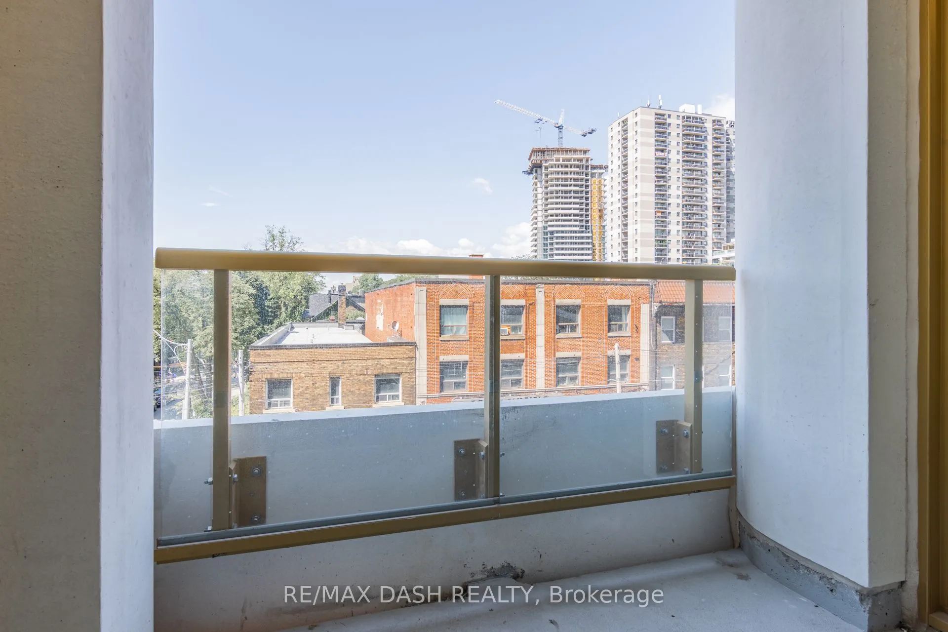 151 Avenue Road #310