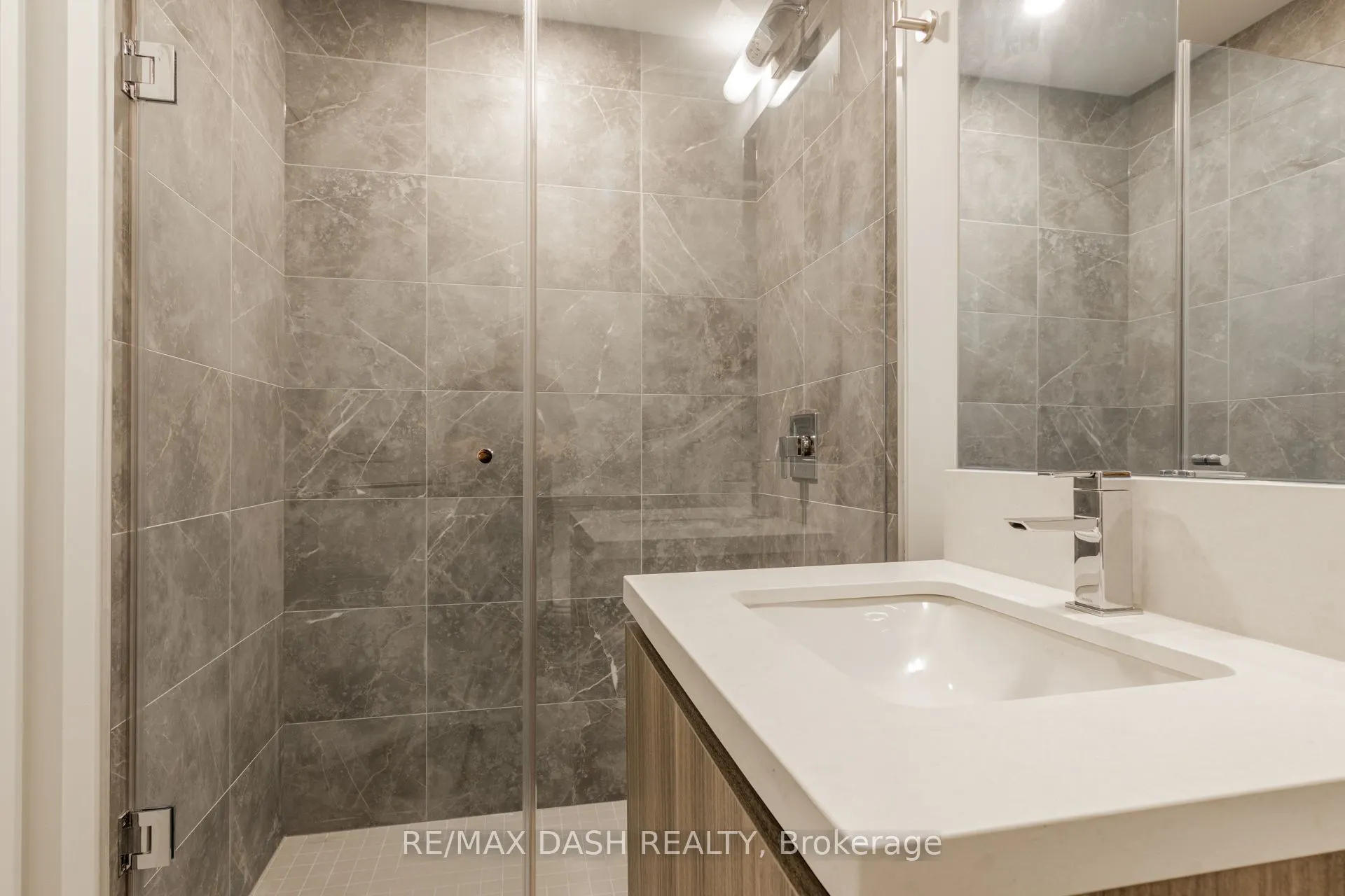 151 Avenue Road #310