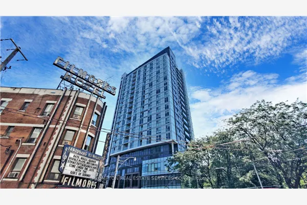 219 Dundas Street E
