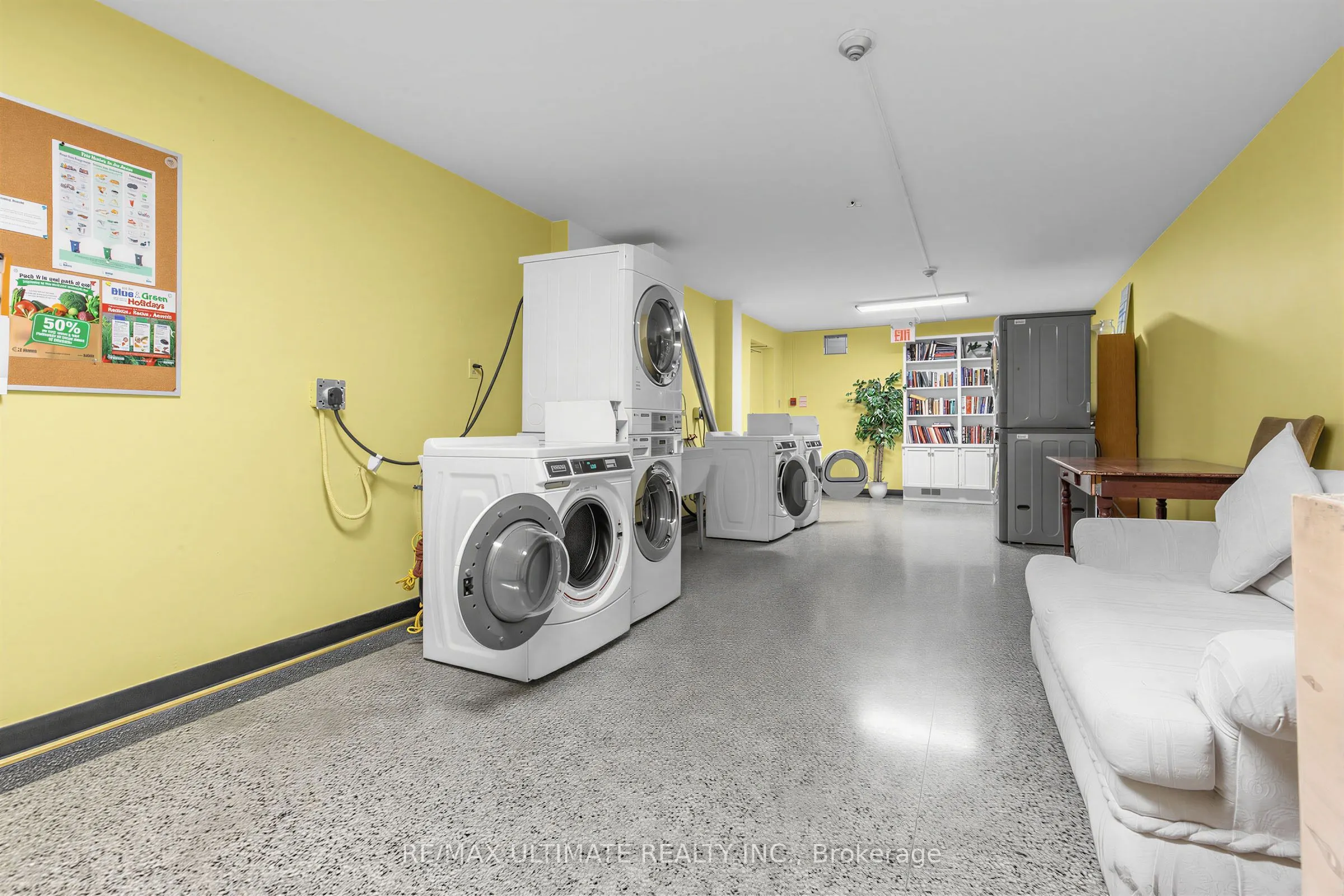 2 Ridelle Avenue #408
