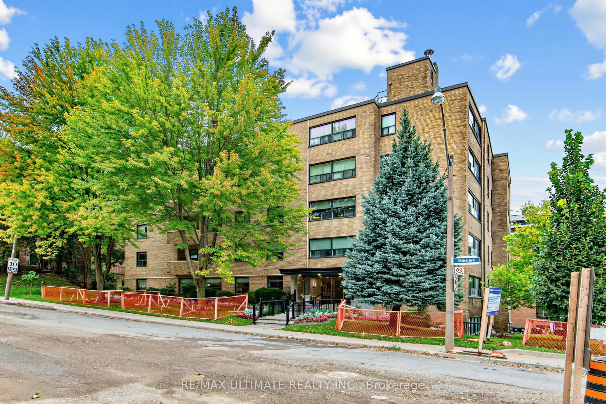 2 Ridelle Avenue #408