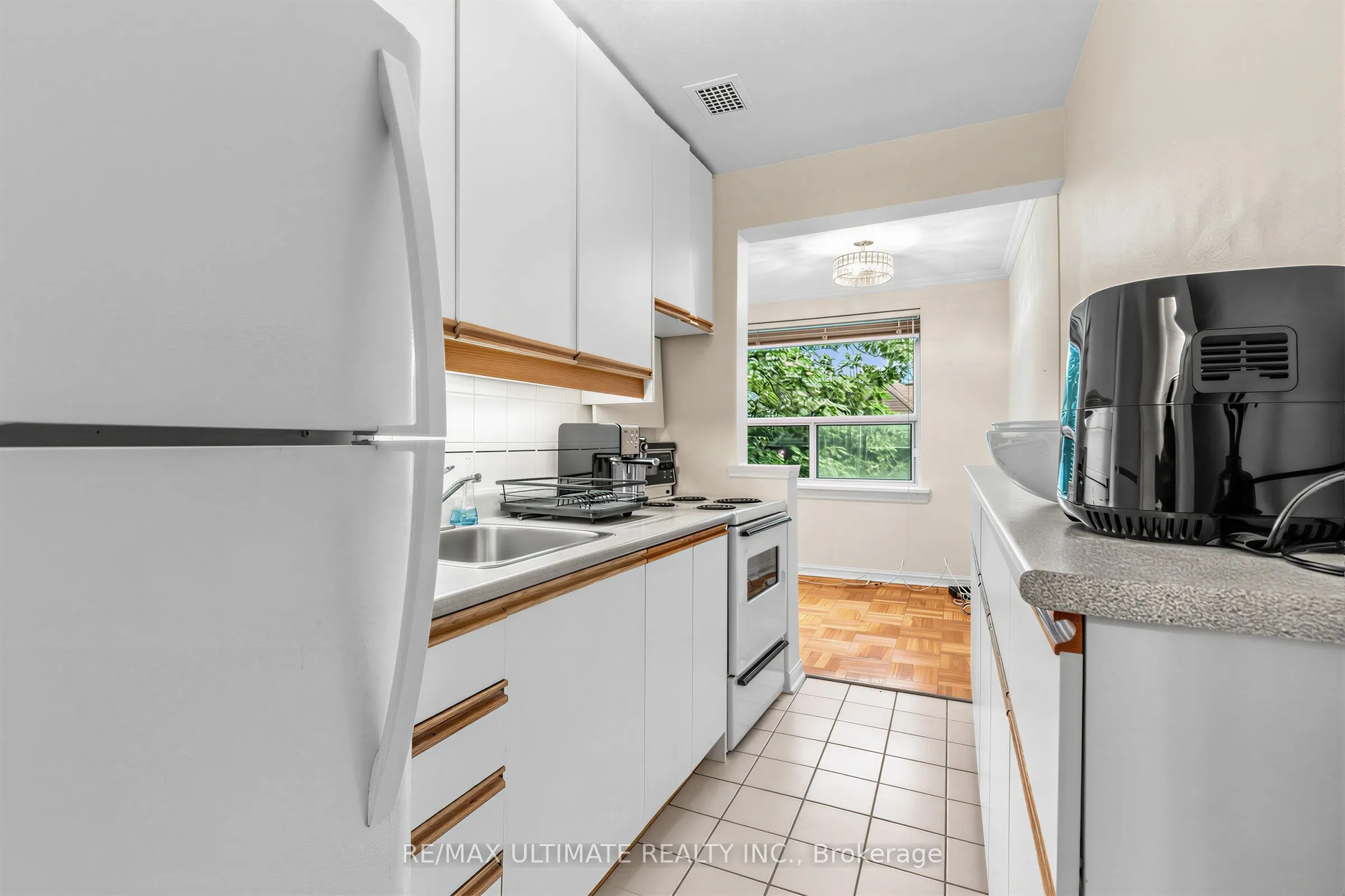 2 Ridelle Avenue #408