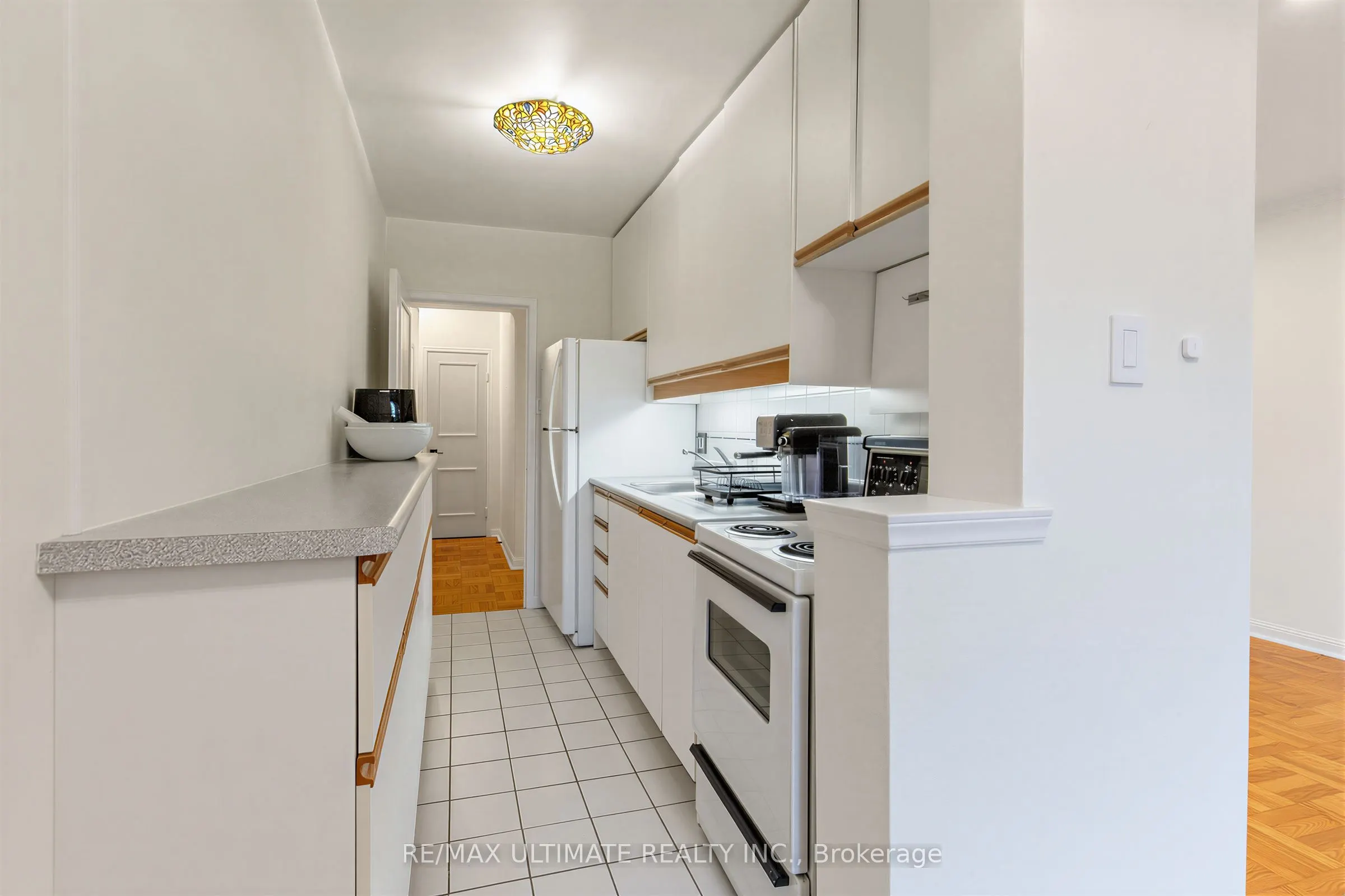 2 Ridelle Avenue #408